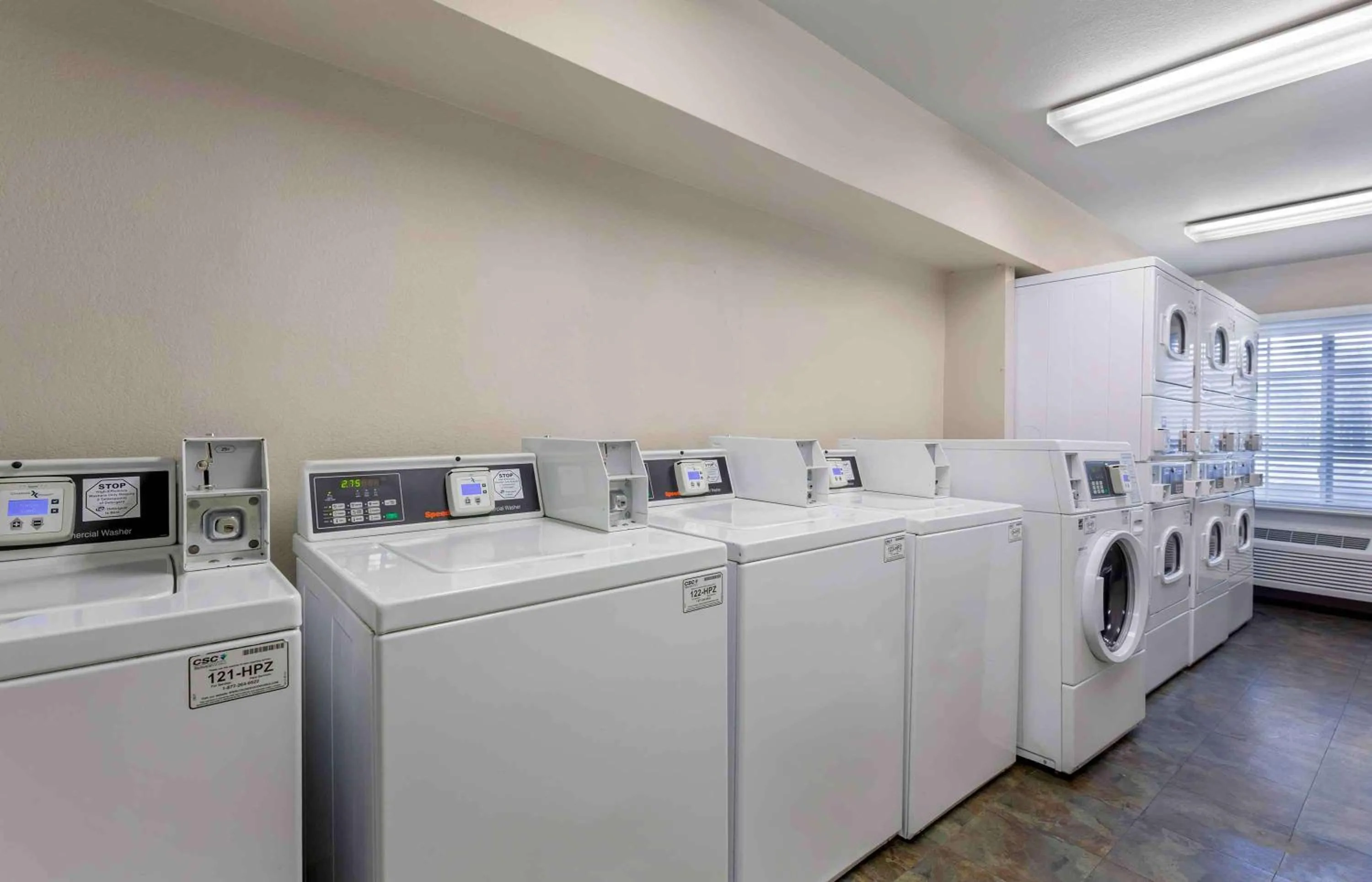 Property building in Extended Stay America Select Suites - Cleveland - Avon