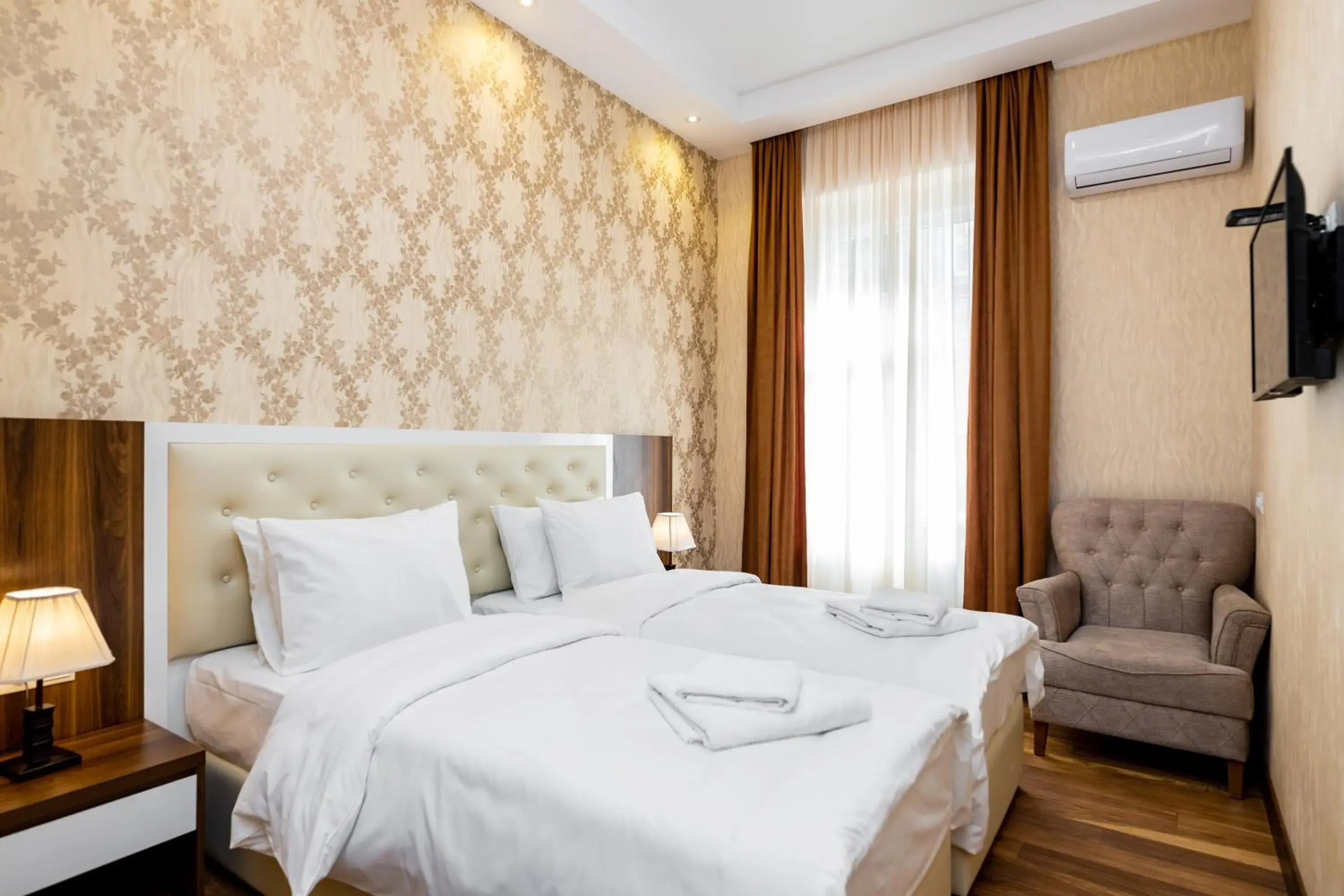 Photo of the whole room, Bed in Ornament Hotel Photo of the whole room, Bed in Ornament Hotel