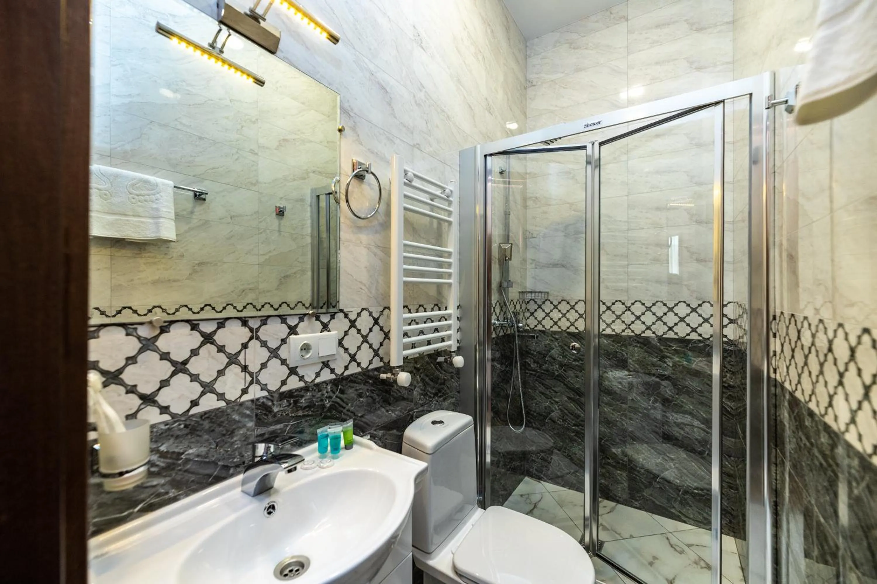 Shower in Ornament Hotel