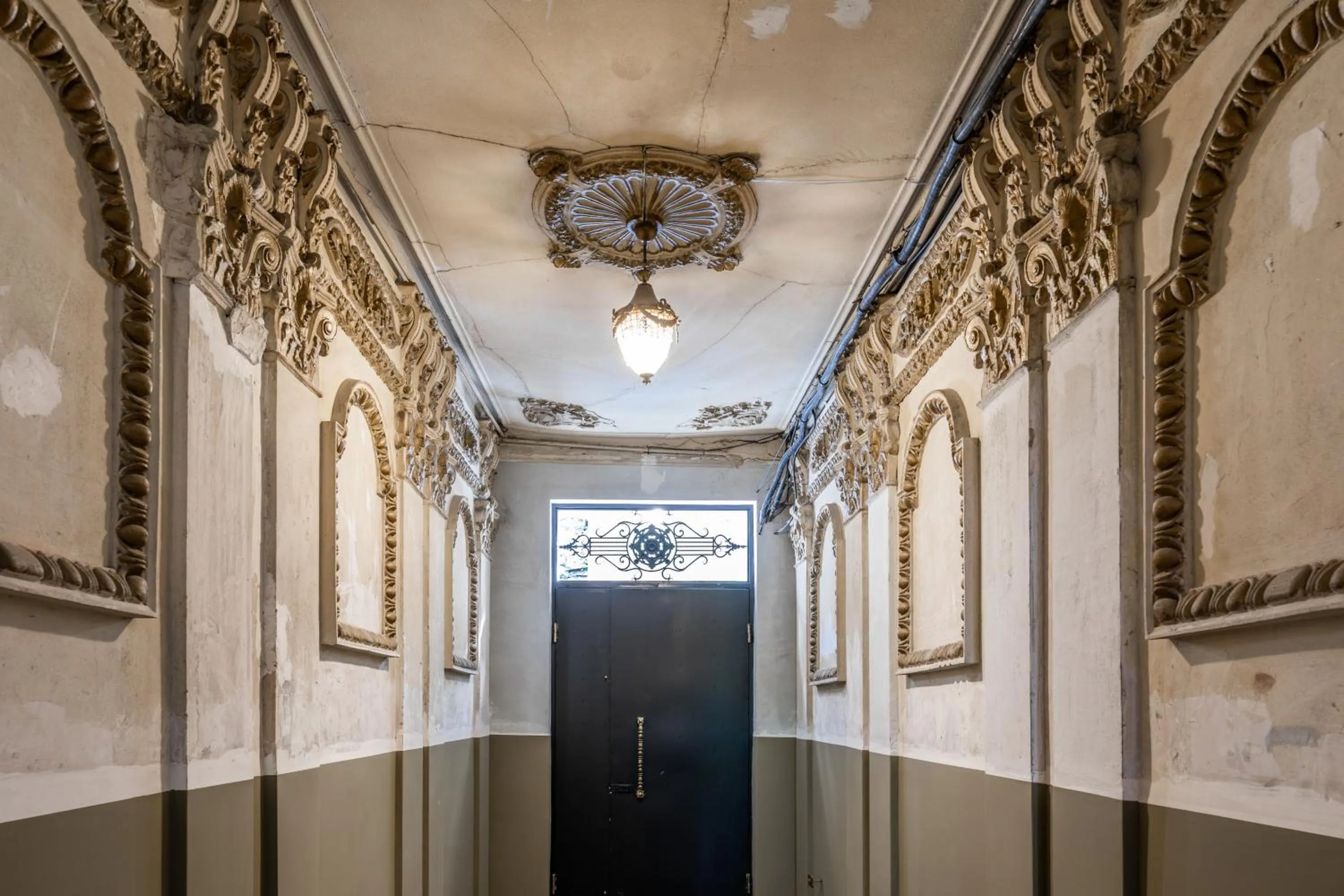 Facade/entrance in Ornament Hotel