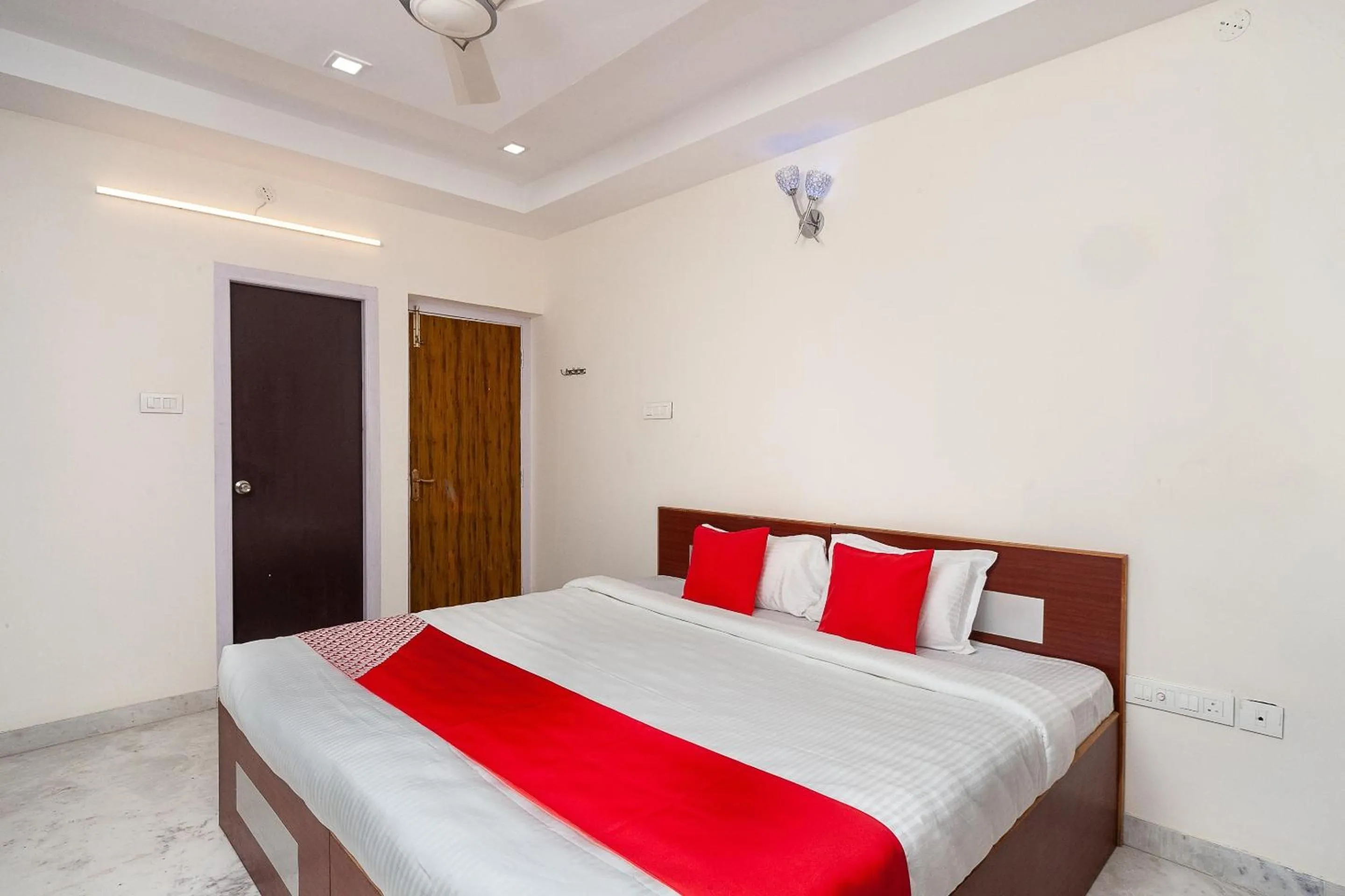 Bedroom, Bed in Super Hotel O Le Mint OMR