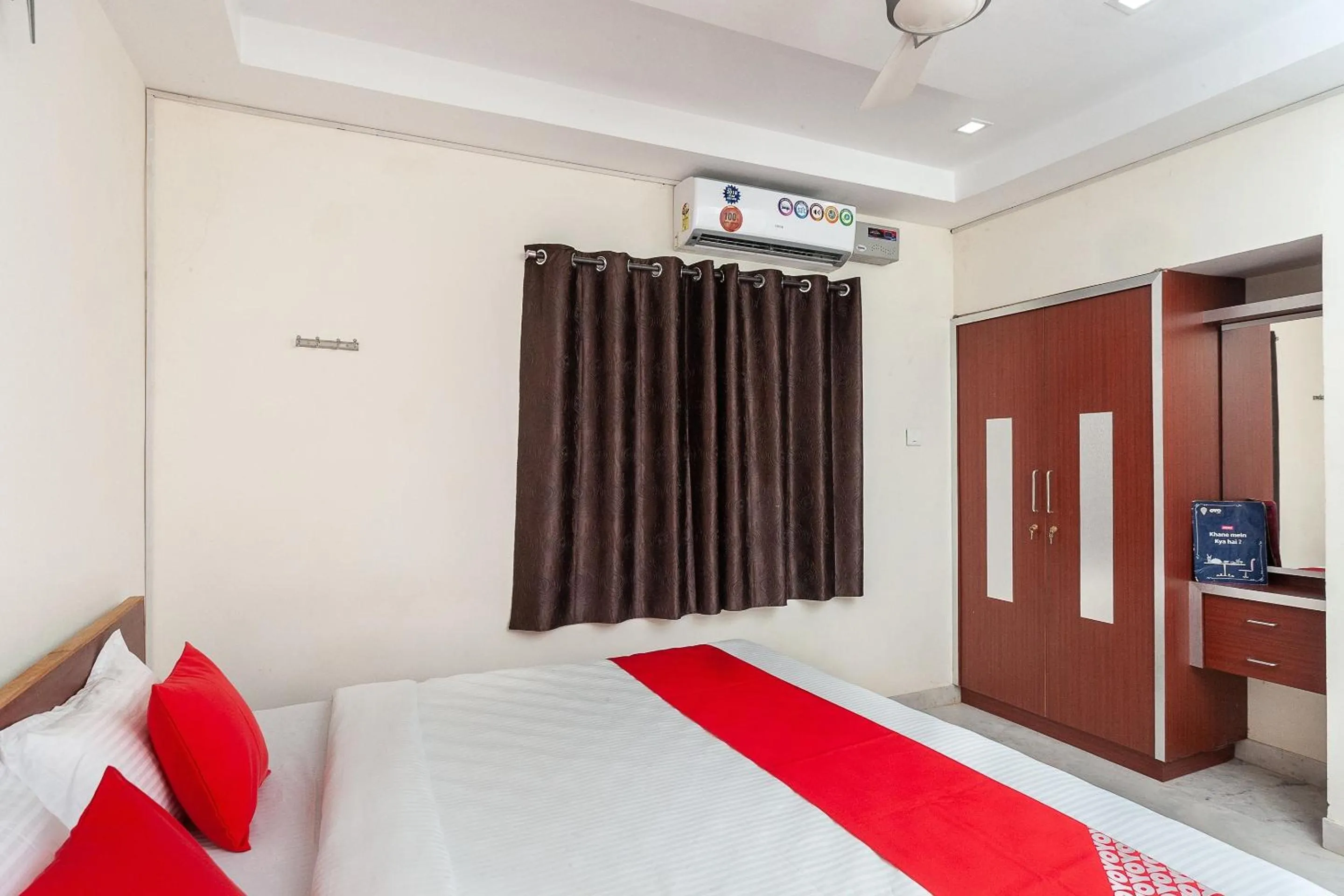 Bedroom, Bed in Super Hotel O Le Mint OMR