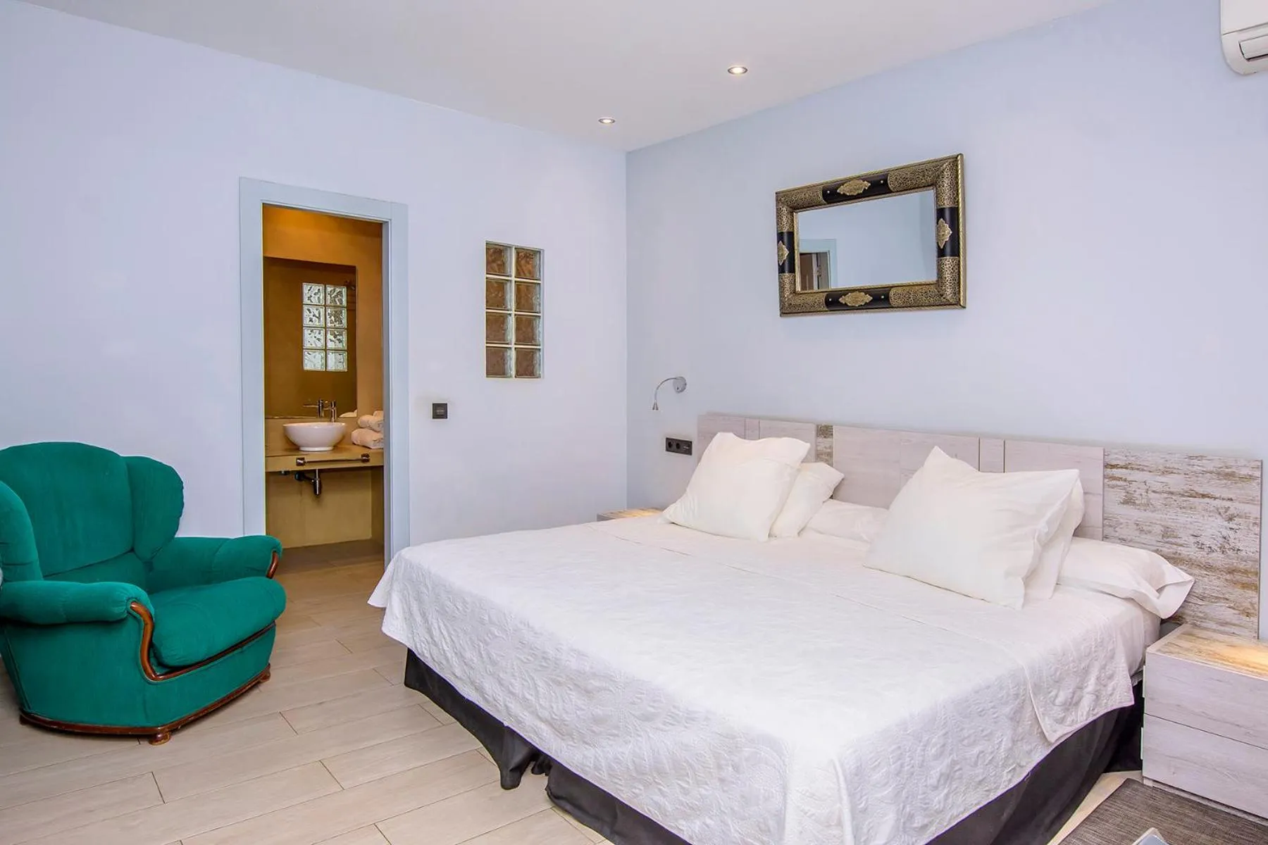 Bed in Family Agua Amarga