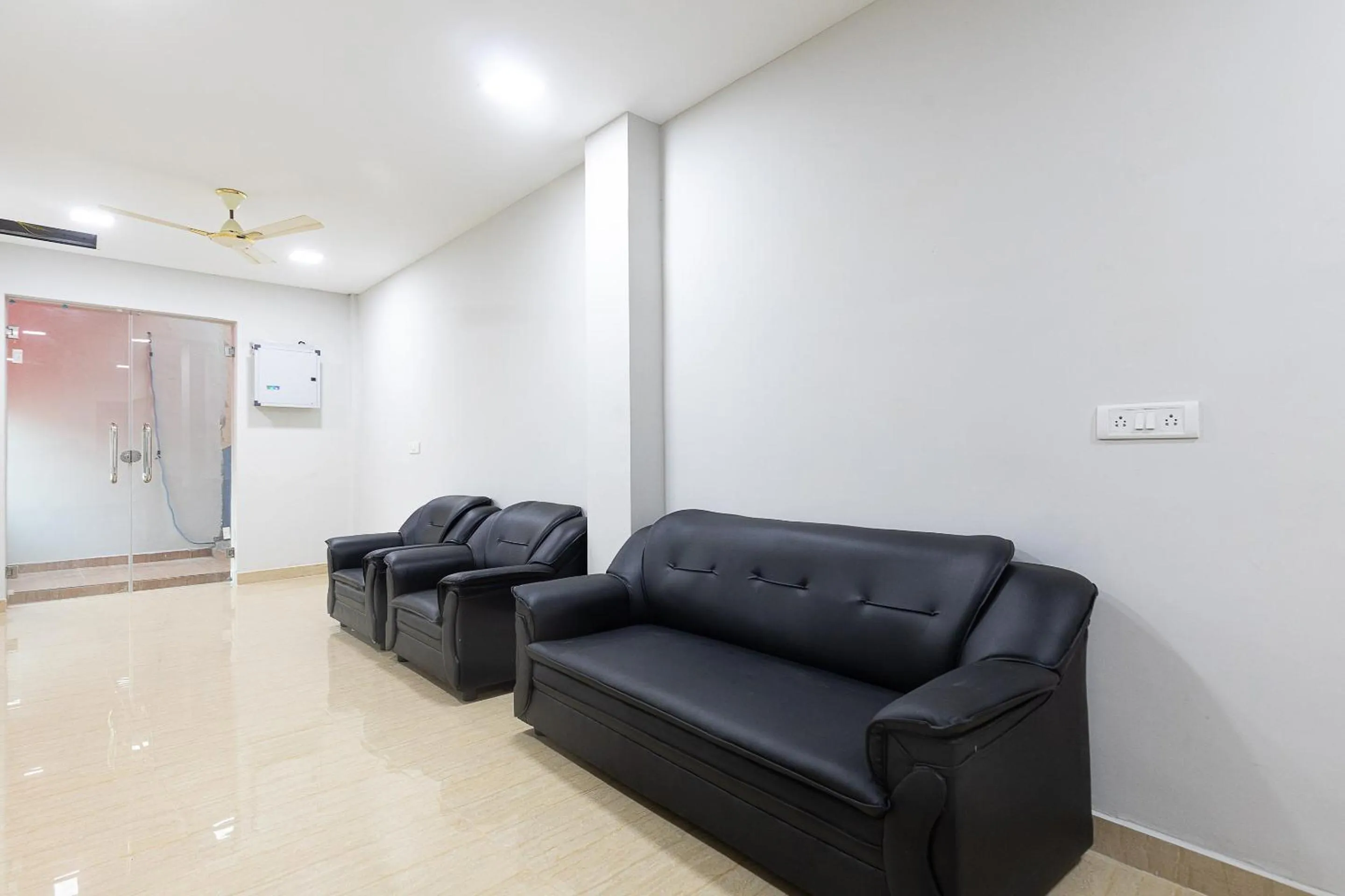 Lobby or reception in Hotel O Nestle inn