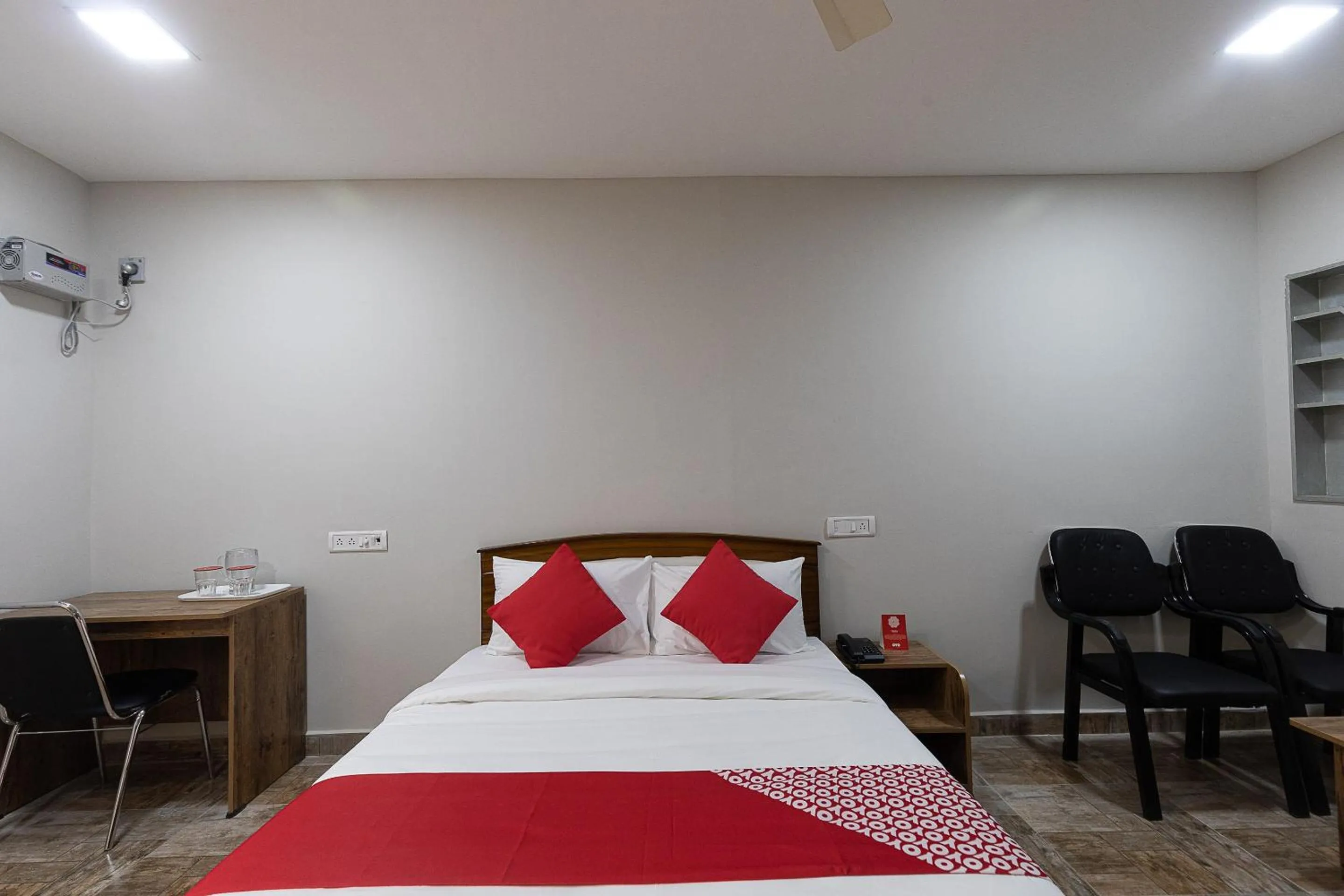 Bedroom, Bed in Hotel O Nestle inn