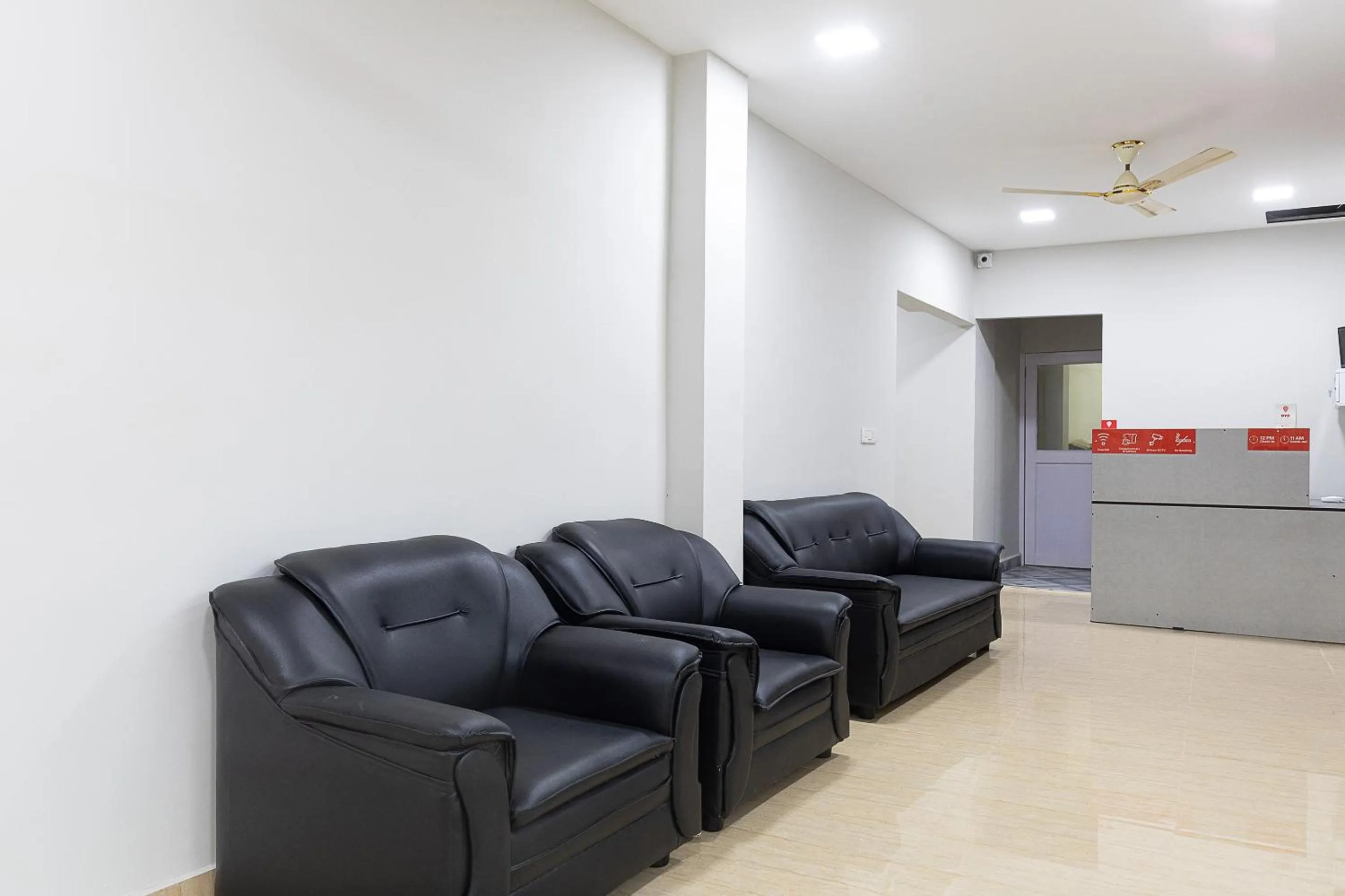 Lobby or reception in Hotel O Nestle inn