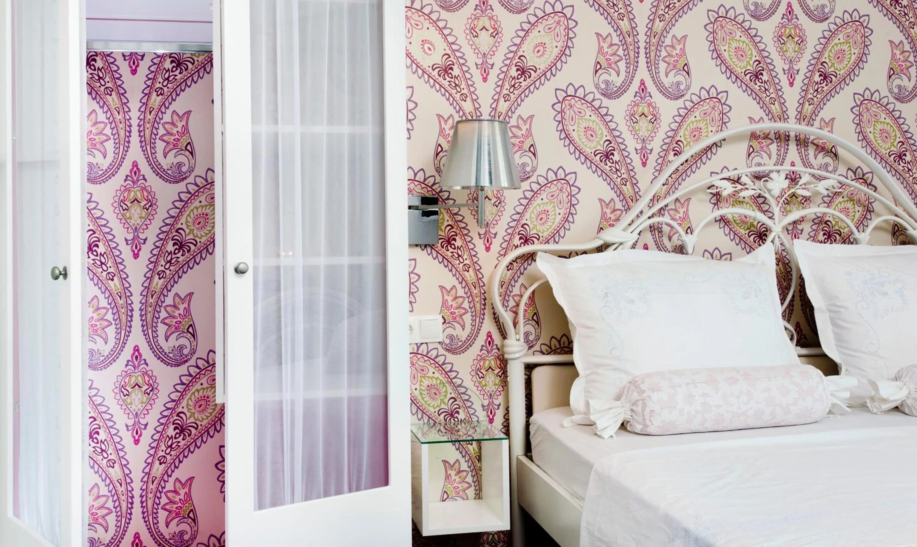 Bed in Boban Luxury Suites