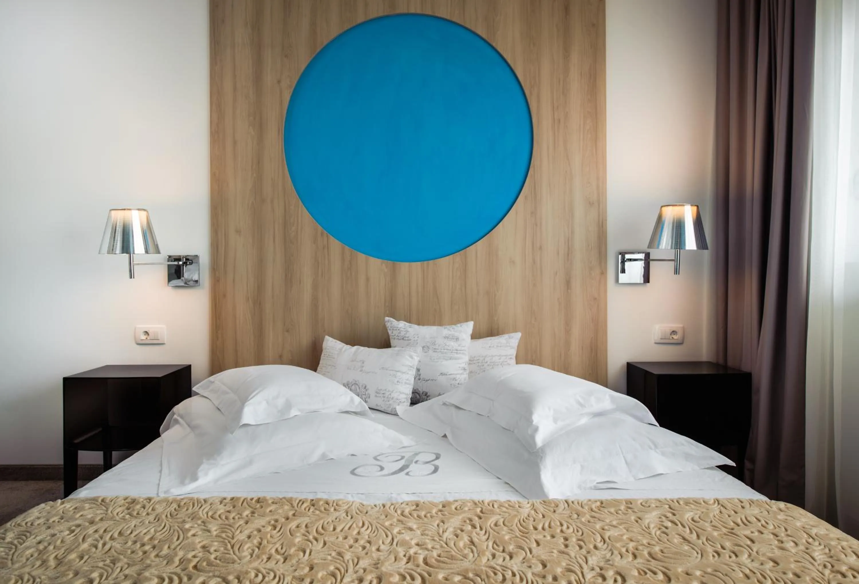 Bed in Boban Luxury Suites