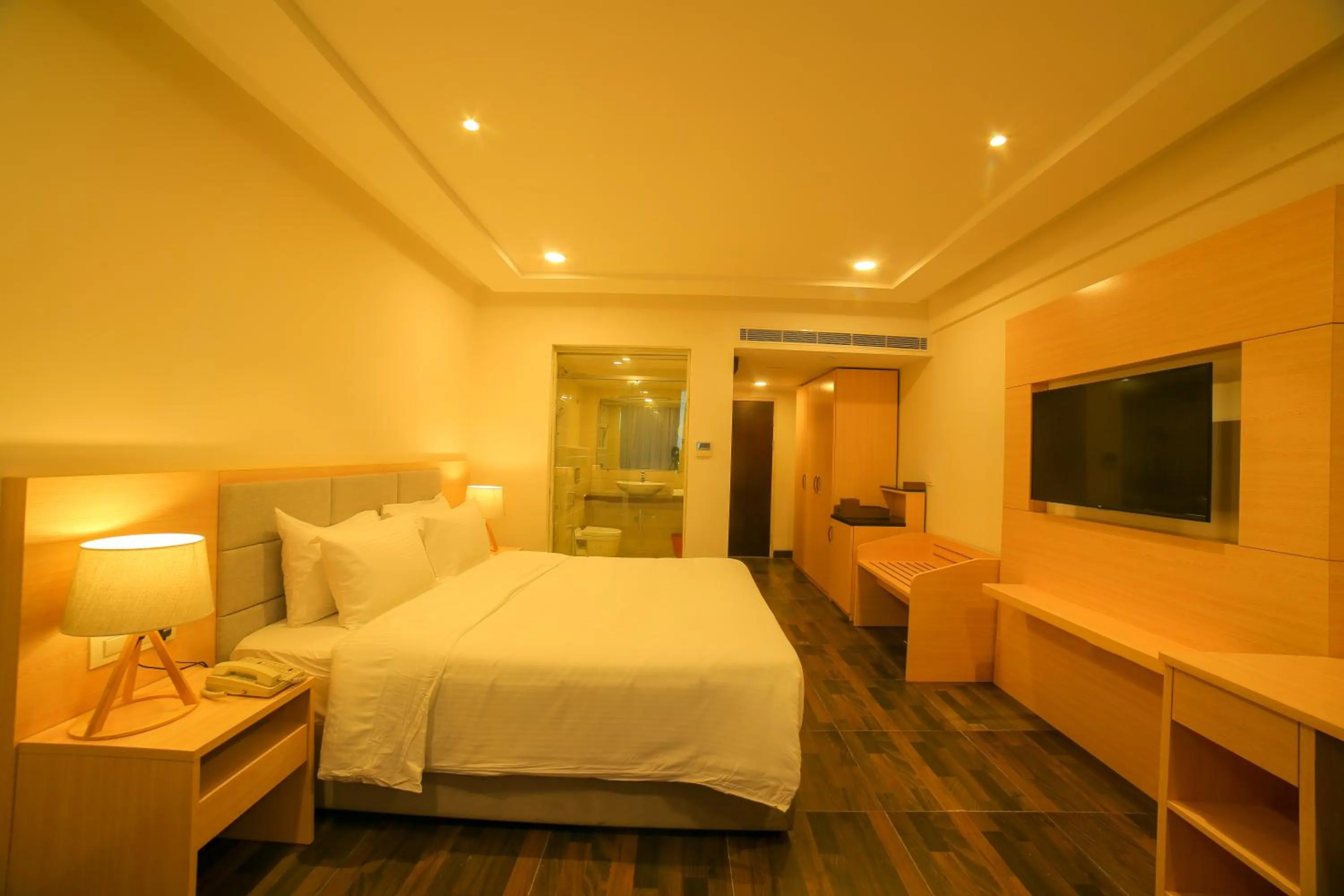 Photo of the whole room, Bed in Bay View Hotel Vizag