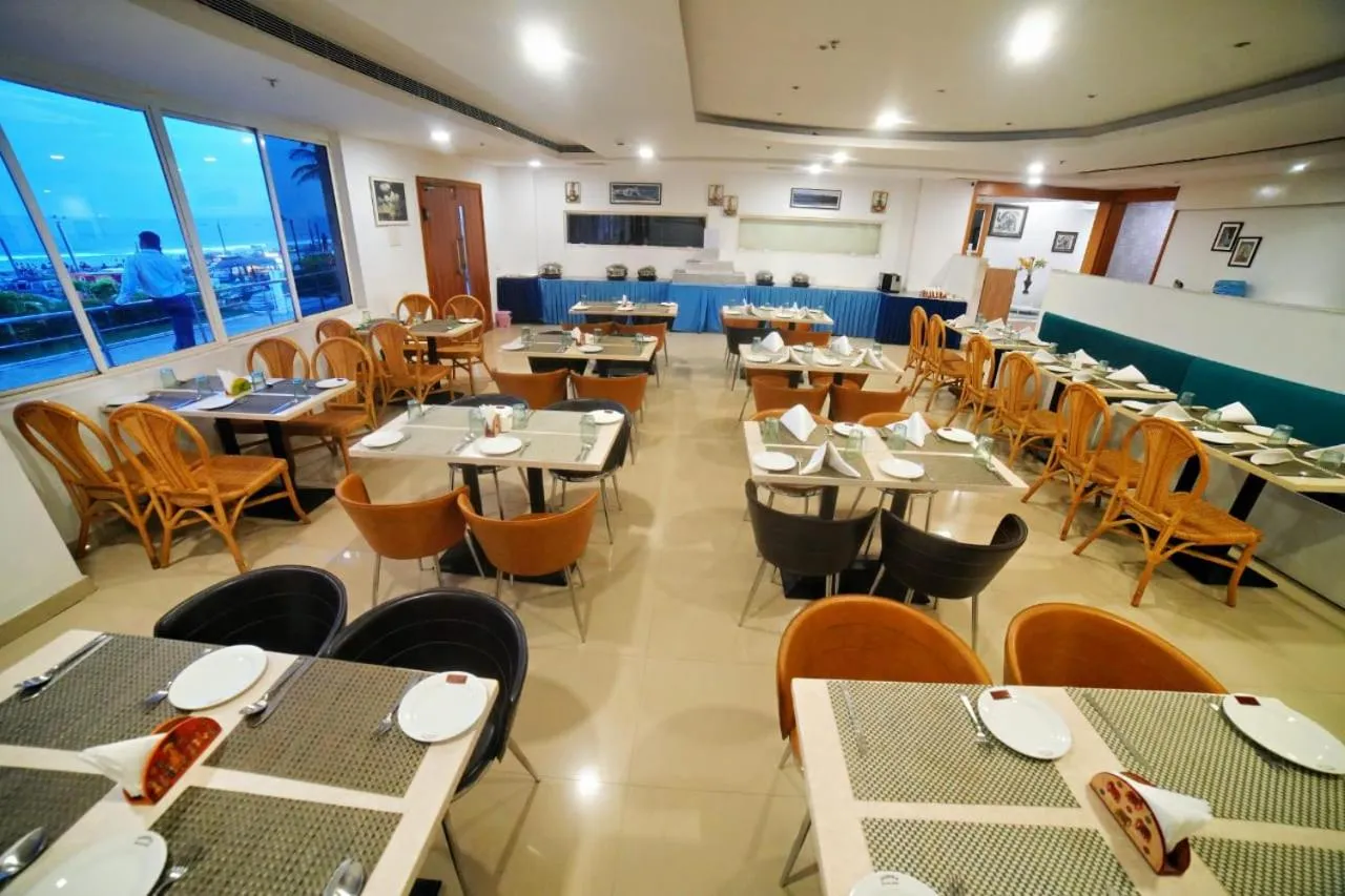 Restaurant/places to eat in Bay View Hotel Vizag