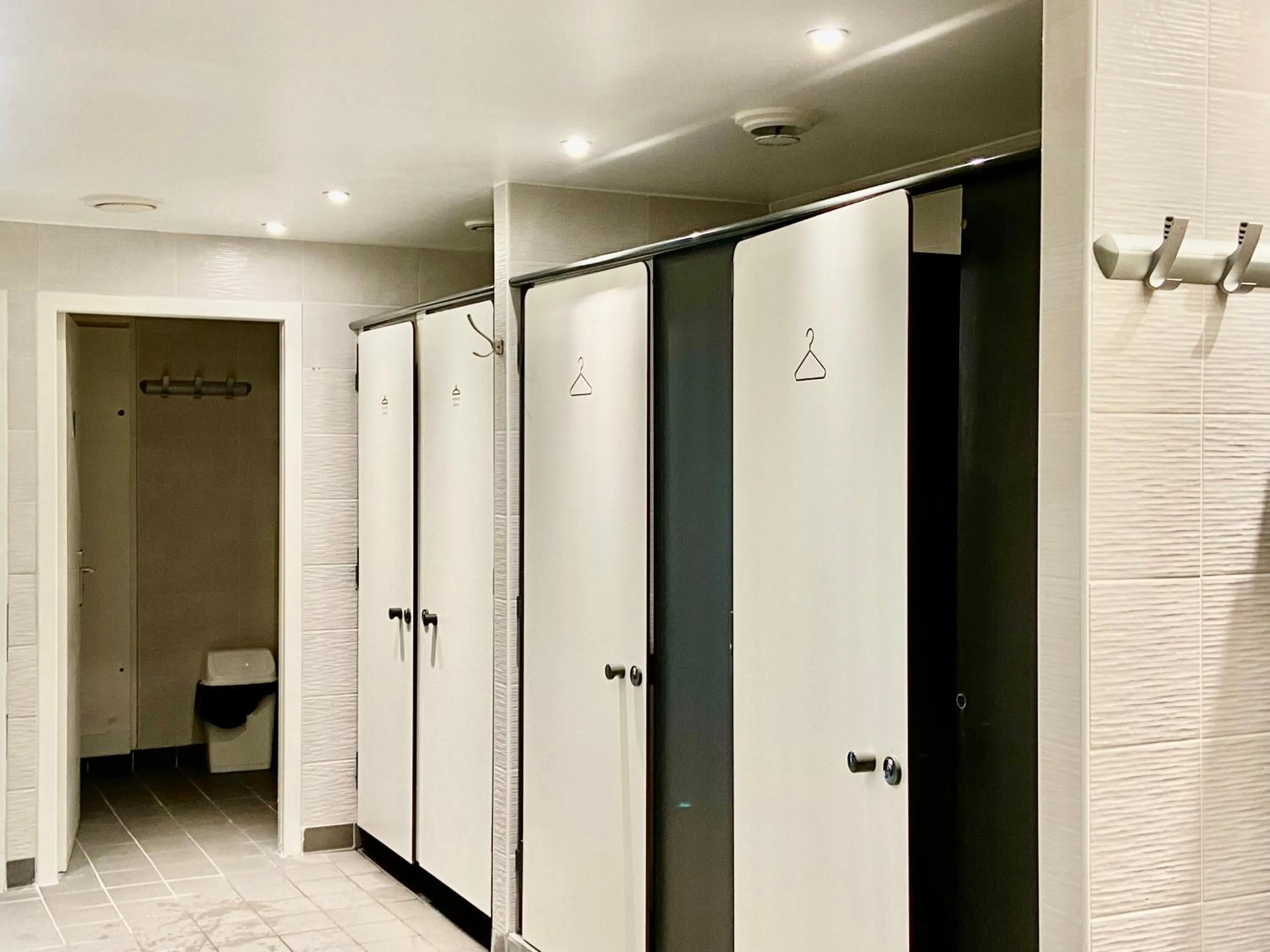 Shower in Holiday Inn Calais Coquelles by IHG