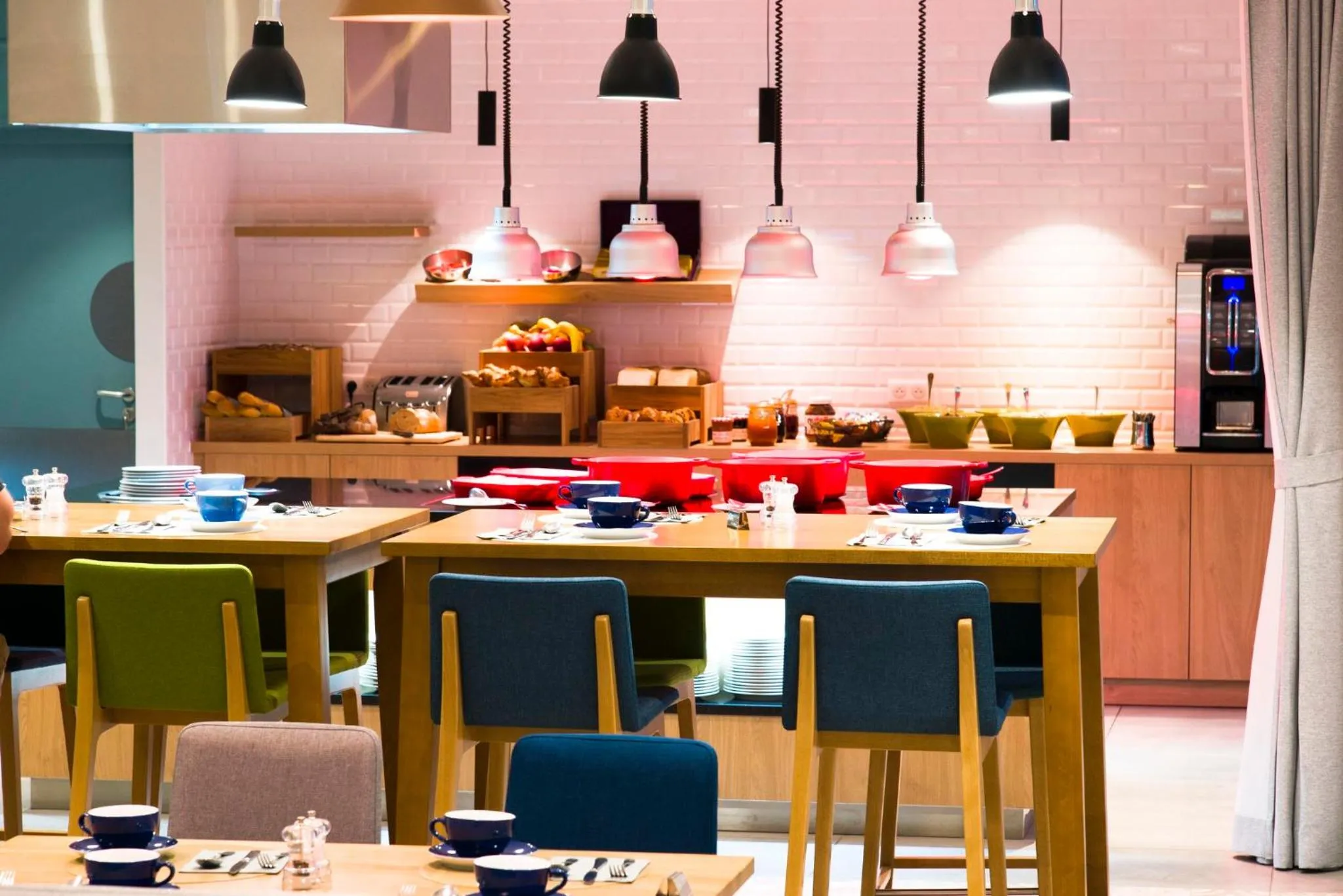 Breakfast in Holiday Inn Calais Coquelles by IHG