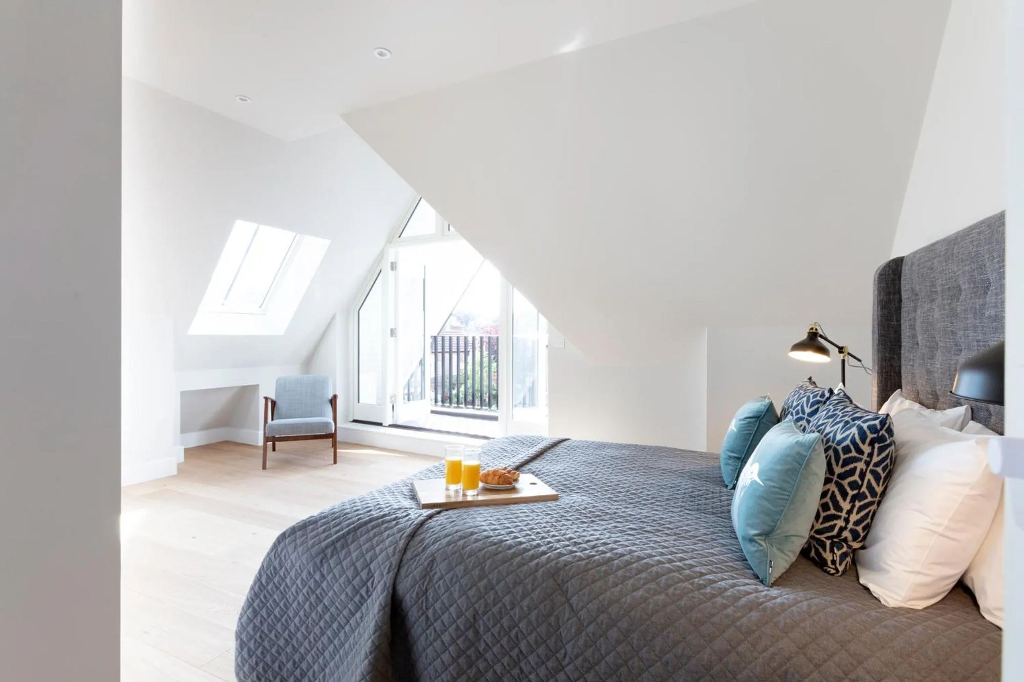 Bed in Hampden Apartments - The Richard