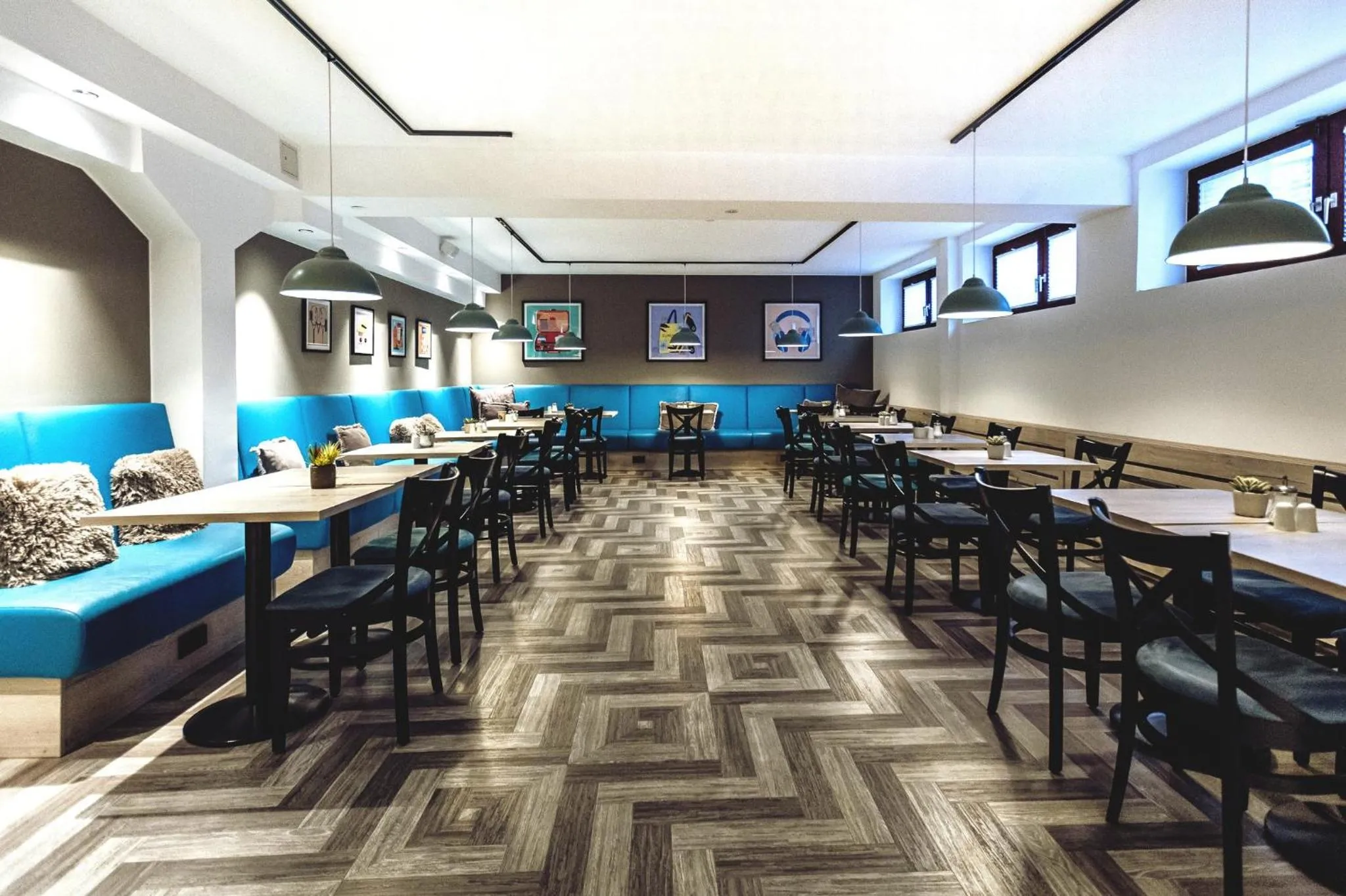 Restaurant/places to eat in Garner Hotel Hamburg Nord by IHG