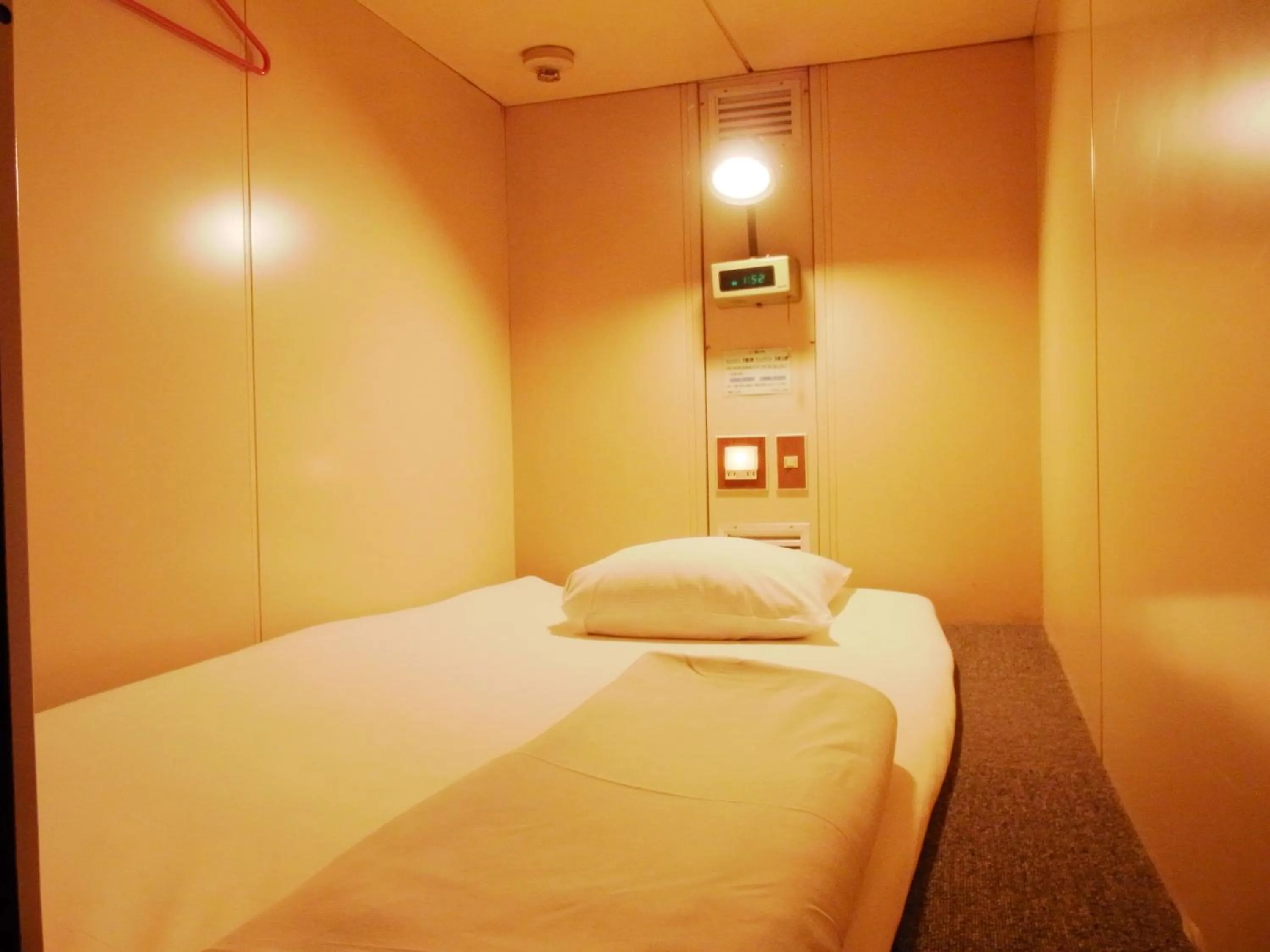 Bed in Capsule Hotel Block Room