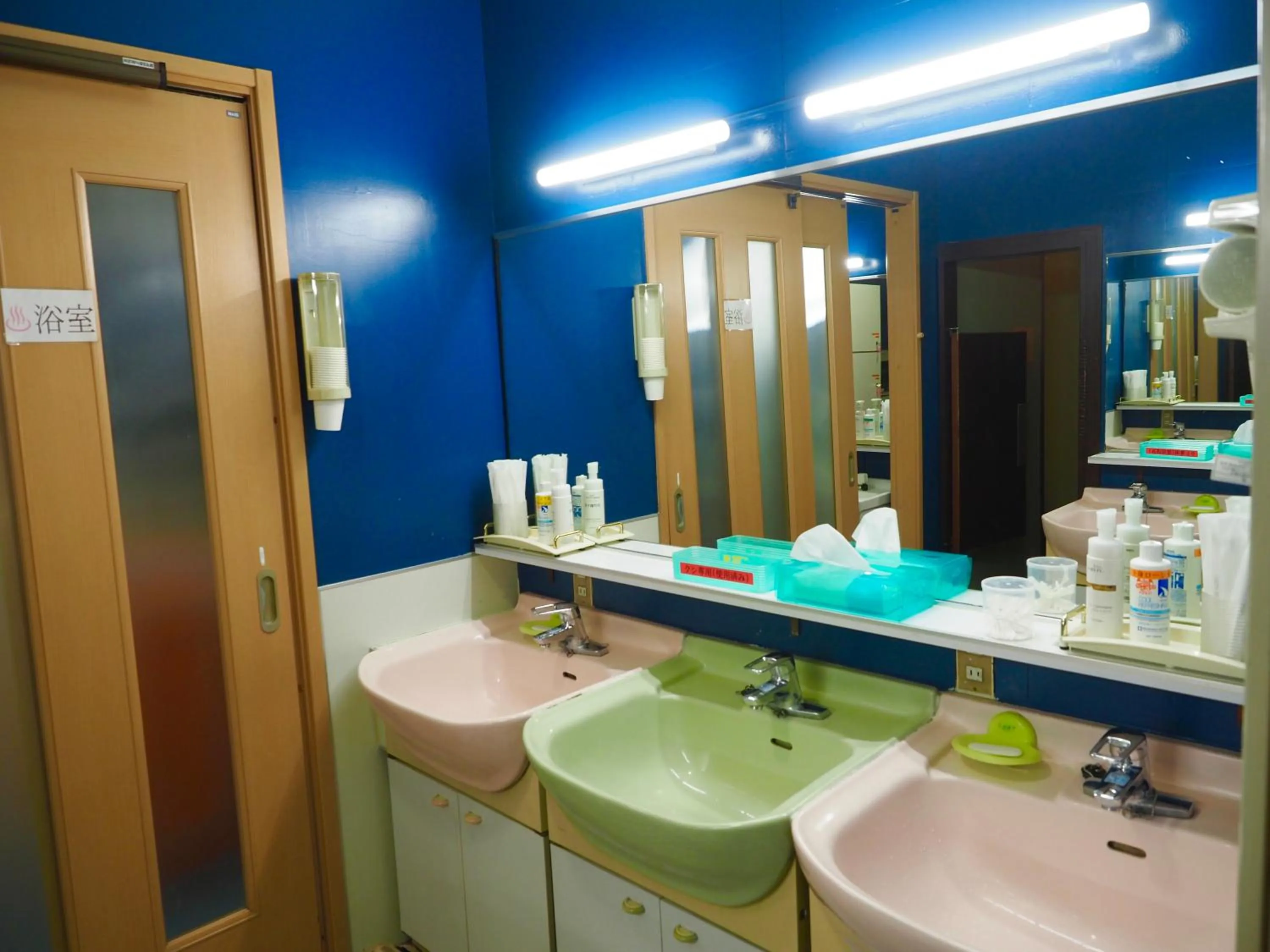 Capsule Hotel Block Room