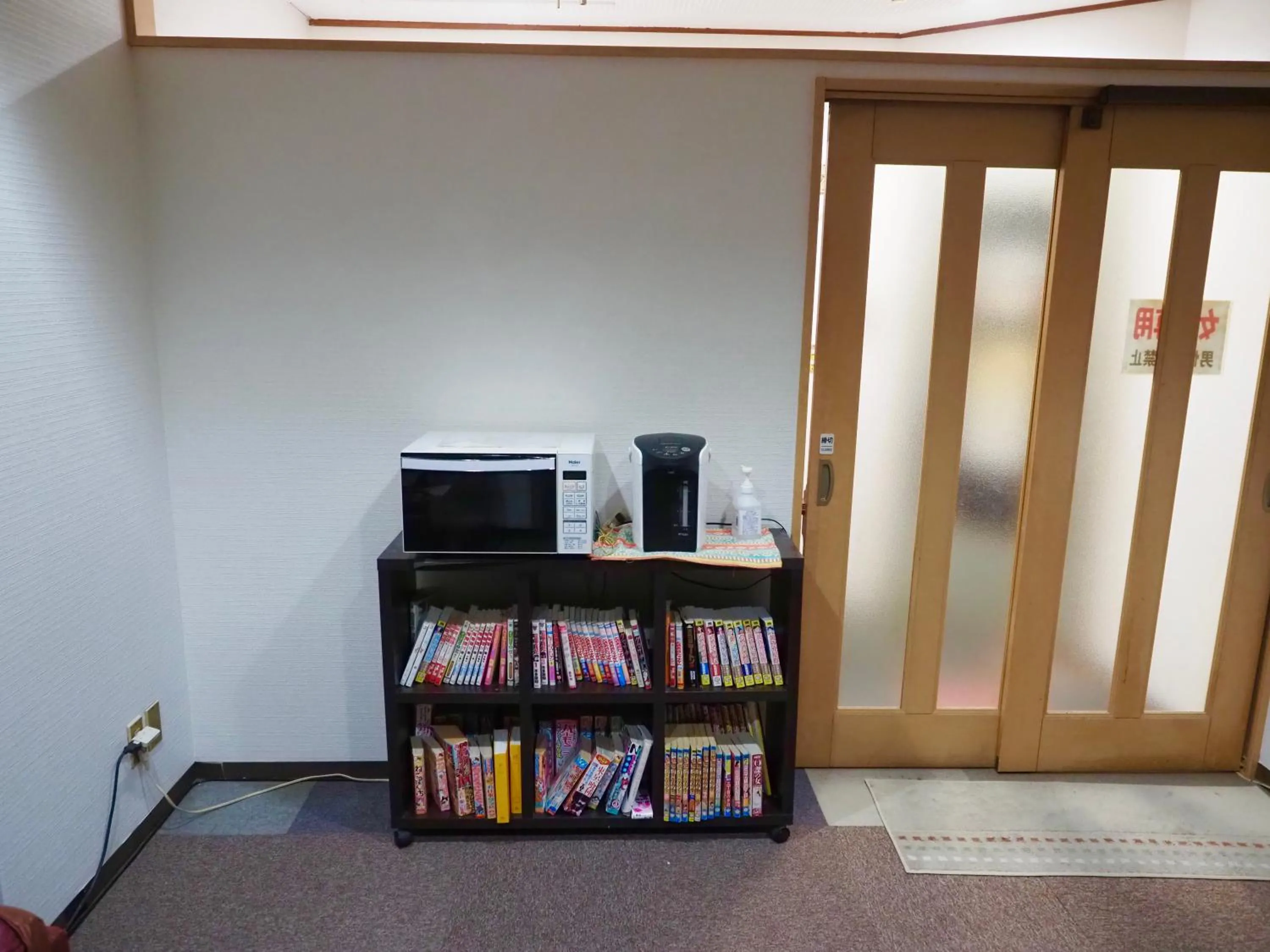 Capsule Hotel Block Room