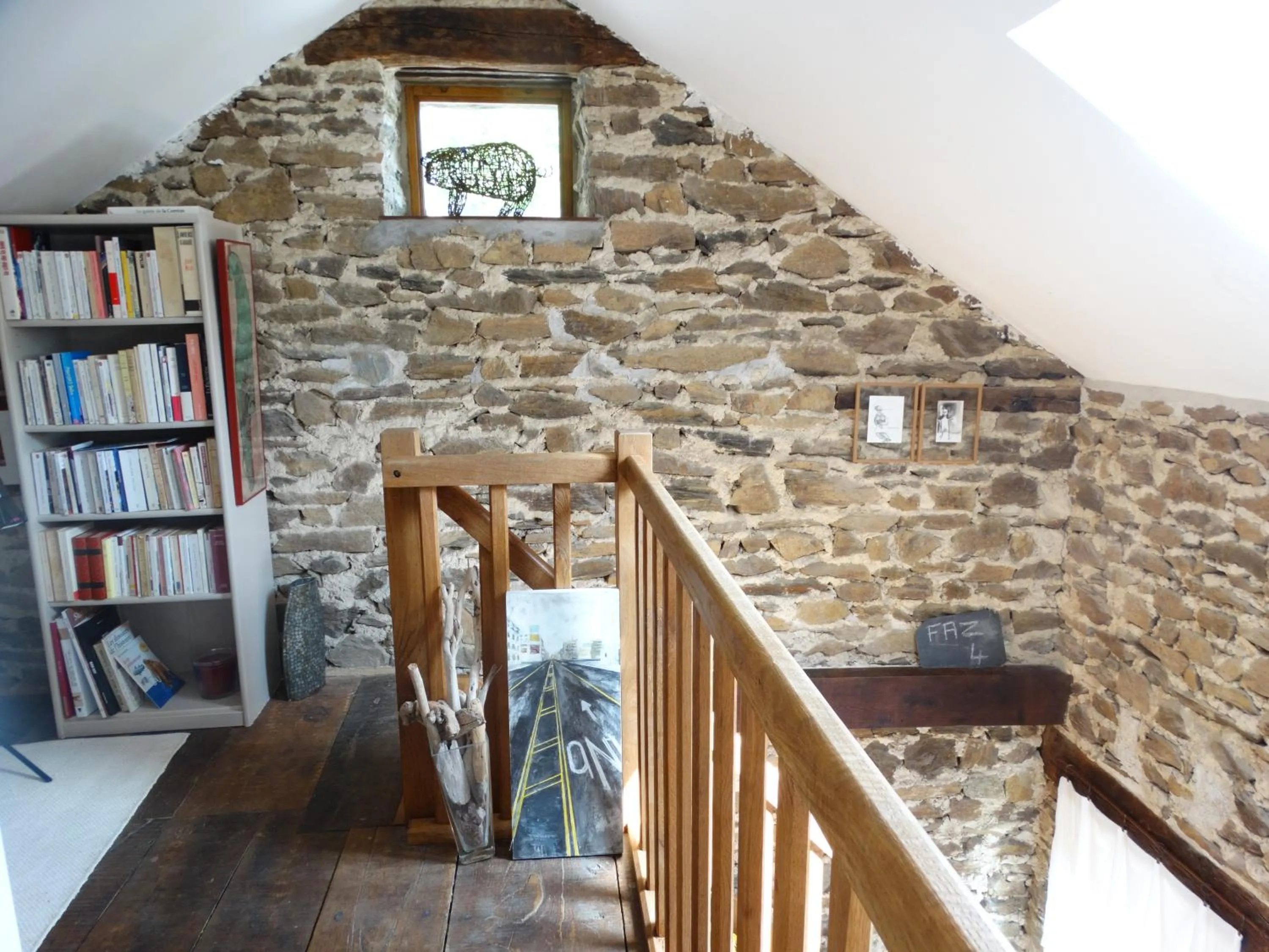 Library in Le Grand Guillaume maisonnette indépendante