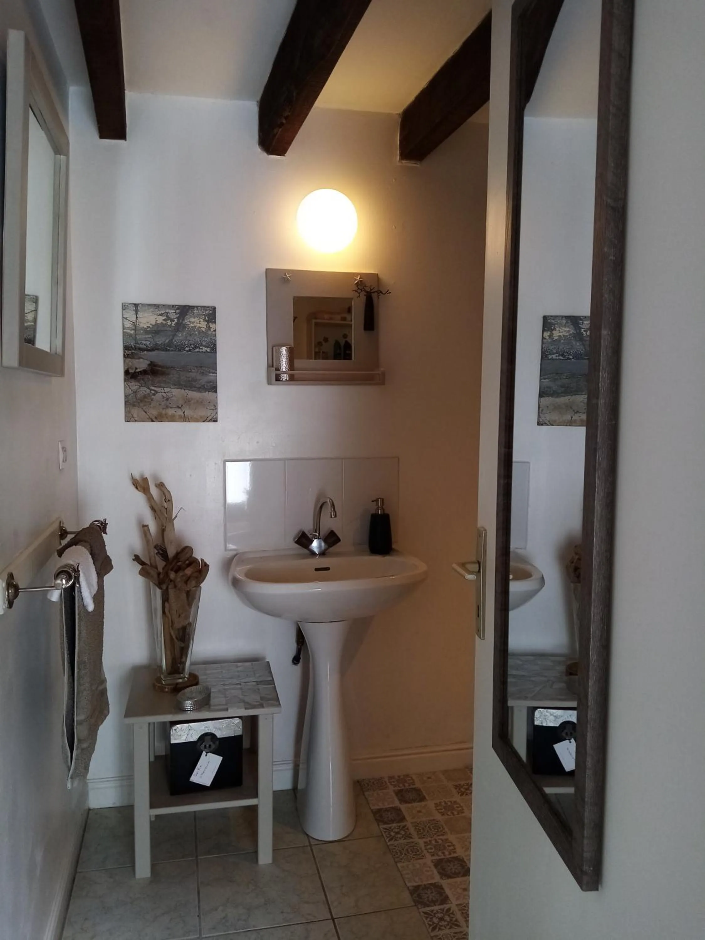 Bathroom in Le Grand Guillaume maisonnette indépendante