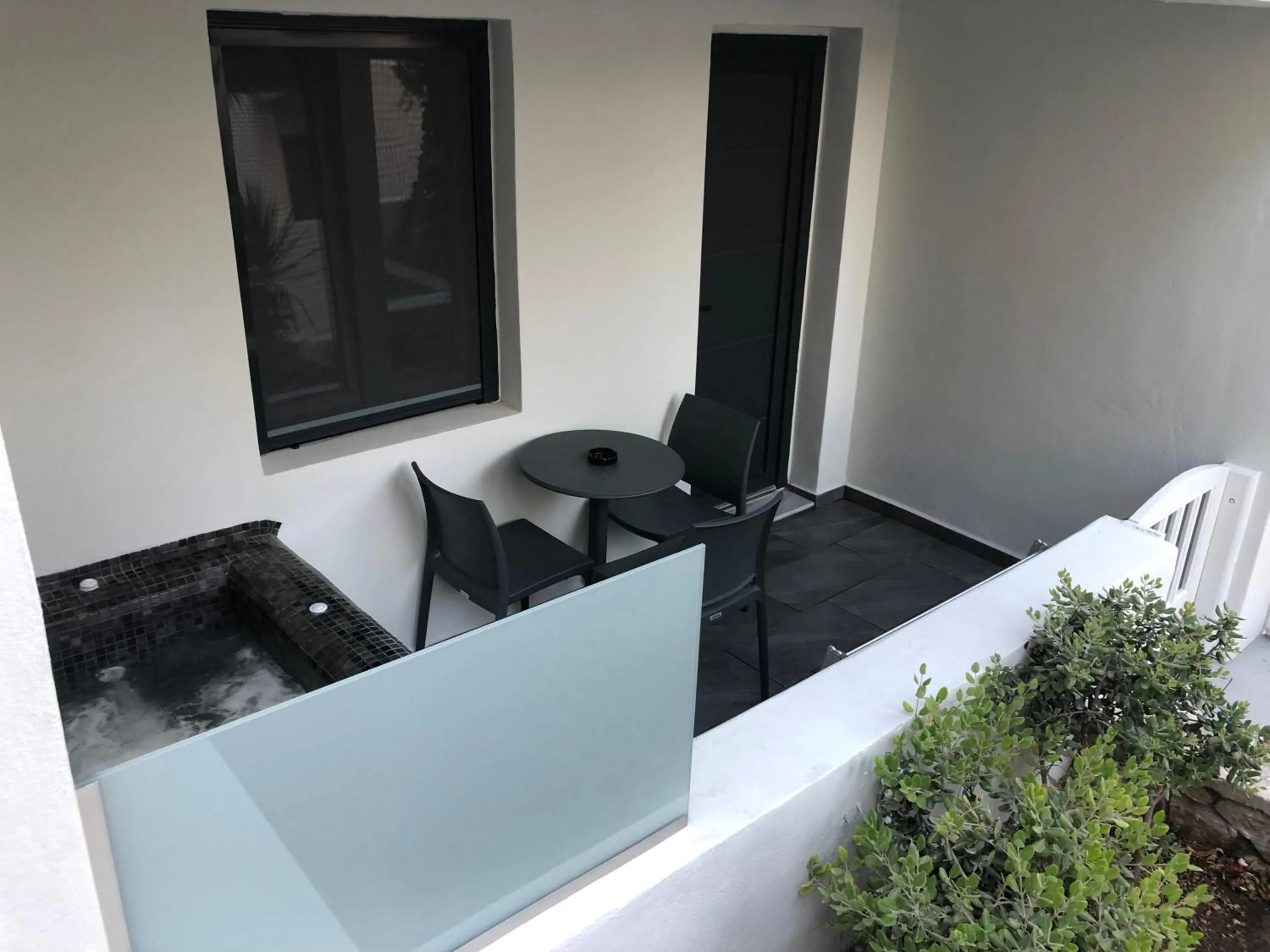 Hot Tub in Dragonfly Villas