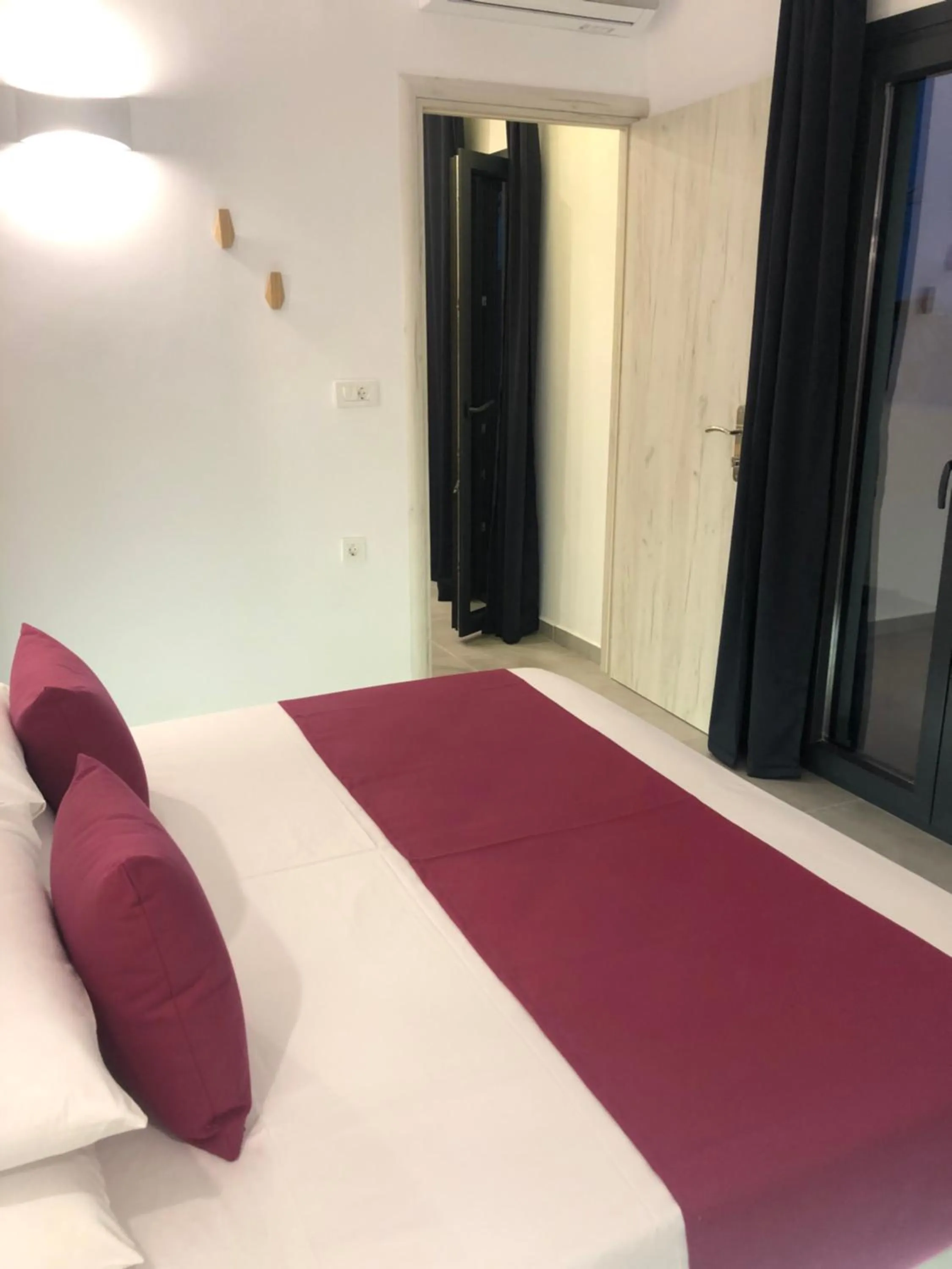 Bedroom, Bed in Dragonfly Villas