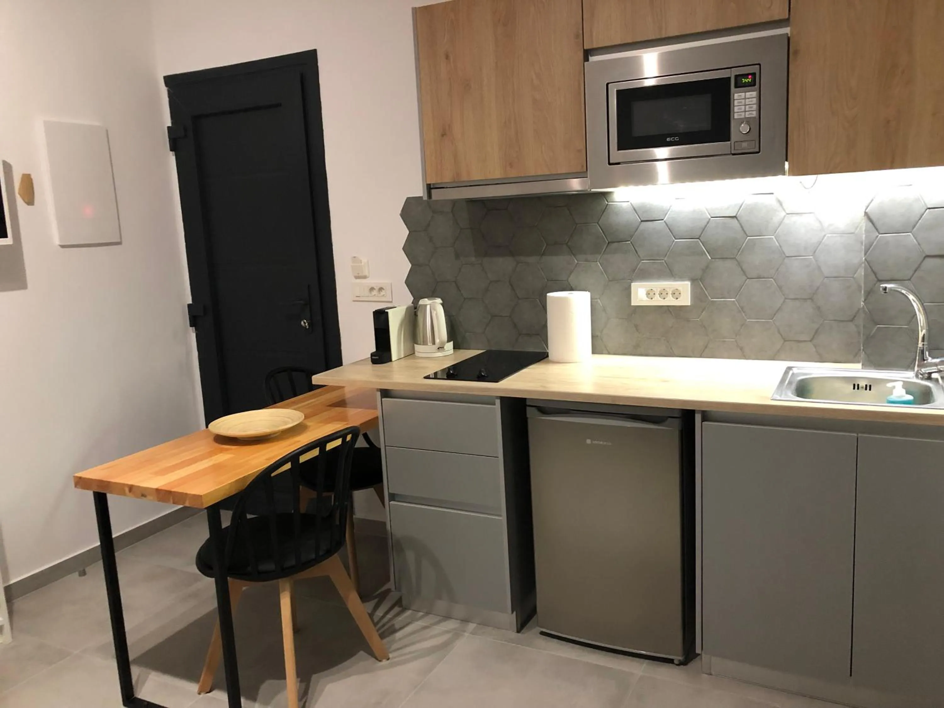 Kitchen or kitchenette in Dragonfly Villas