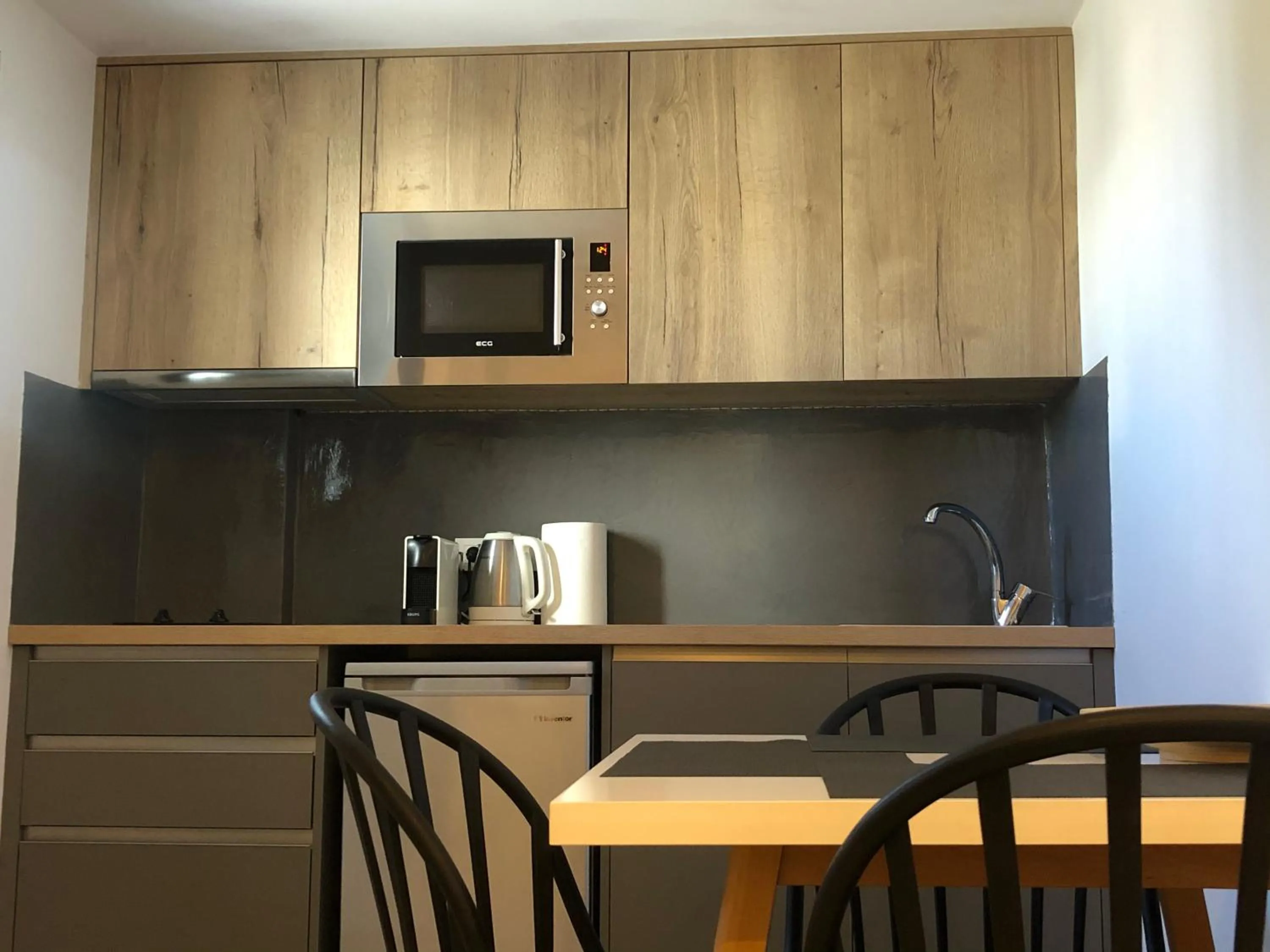 Kitchen or kitchenette in Dragonfly Villas