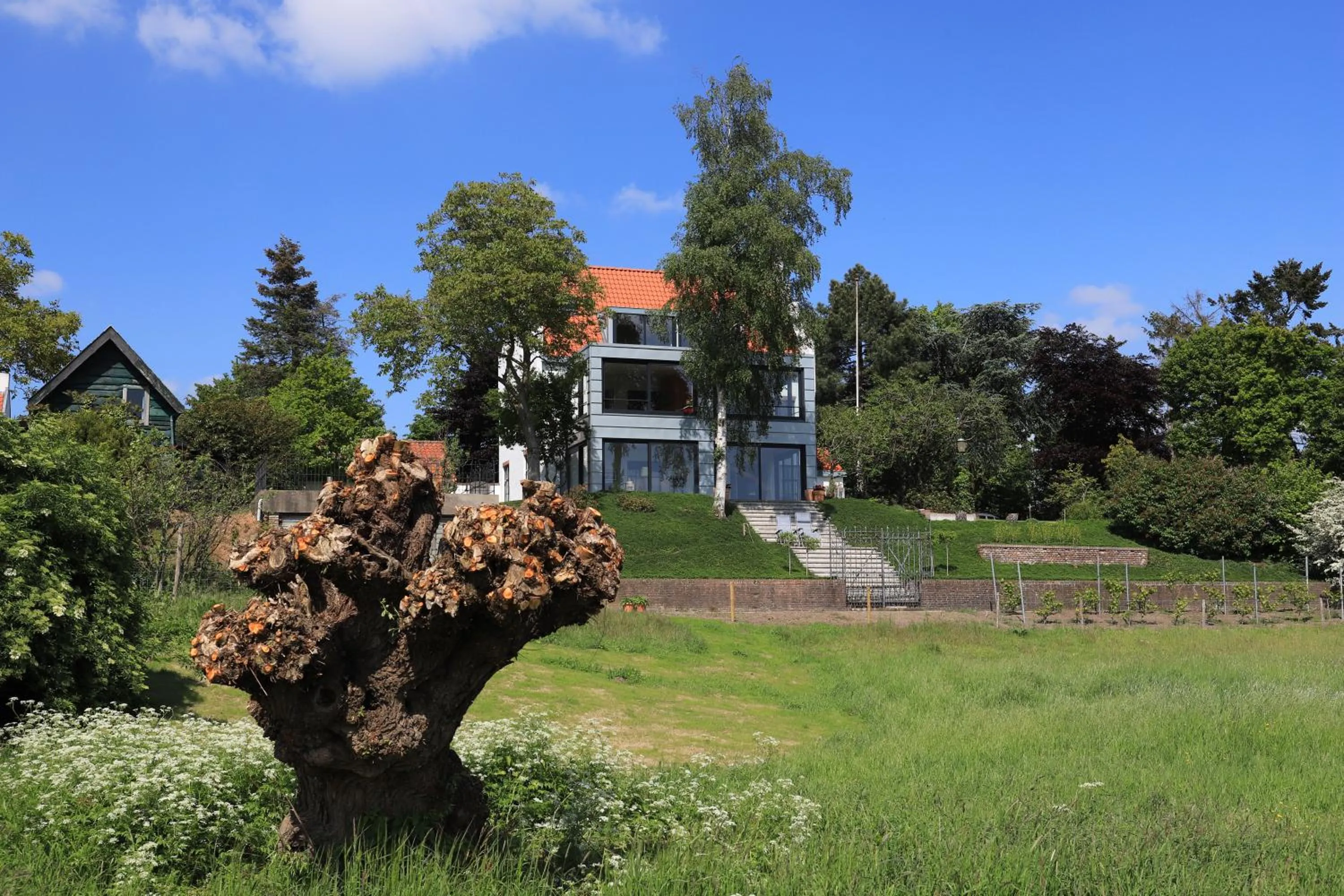 Property building in B&B Weids