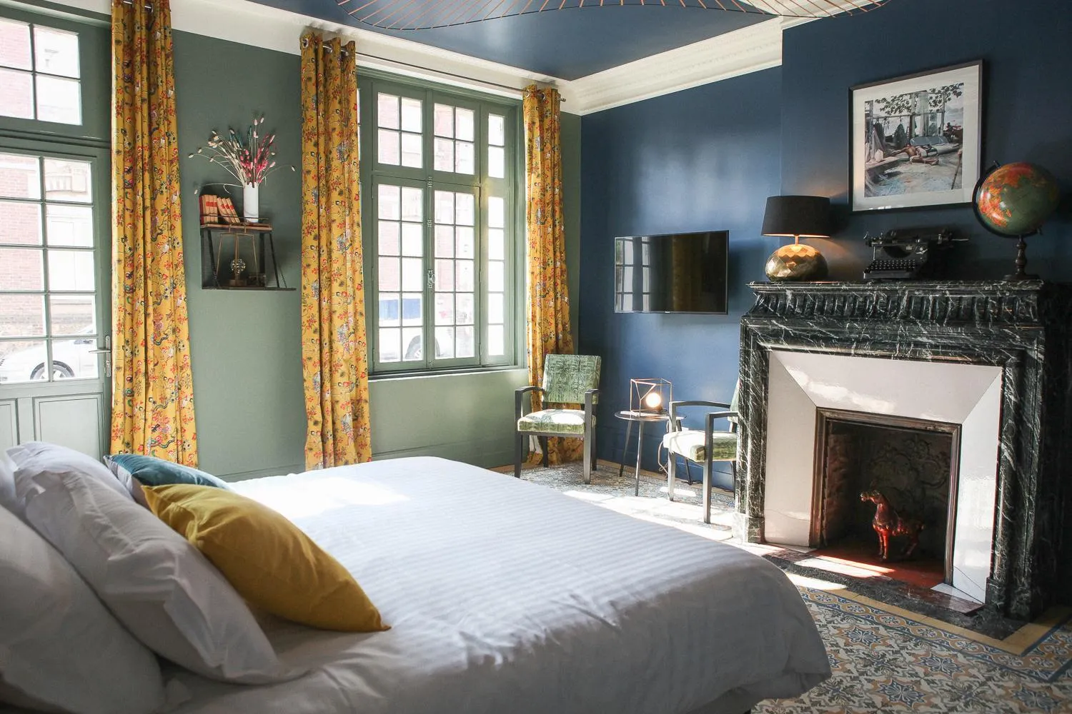 Bed in Le manoir des chevaux dorés