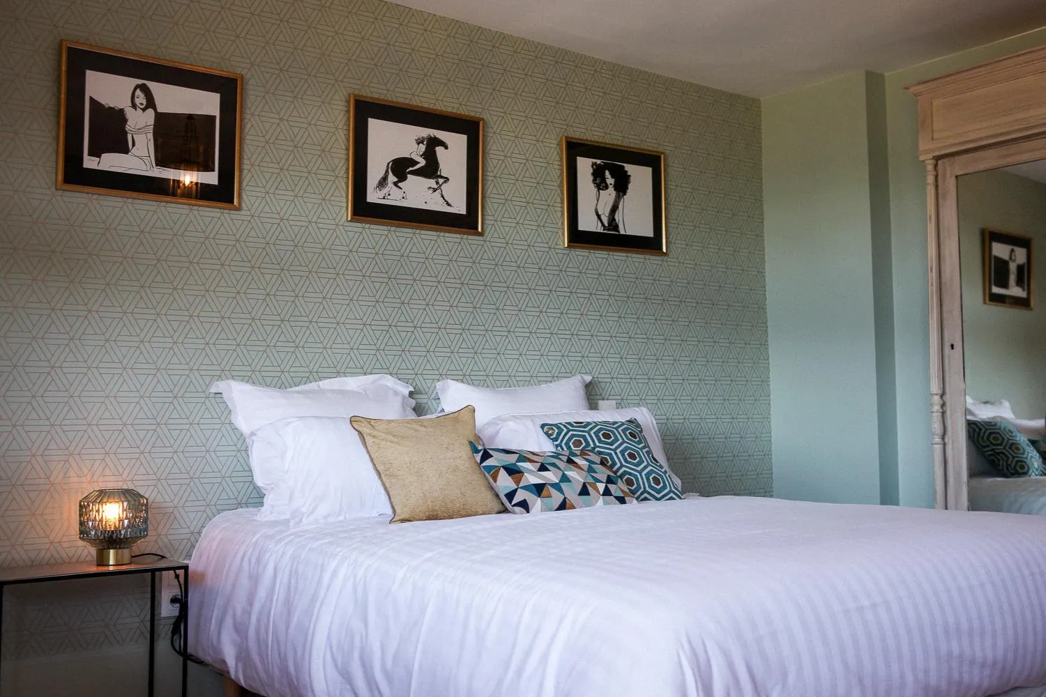 Bed in Le manoir des chevaux dorés