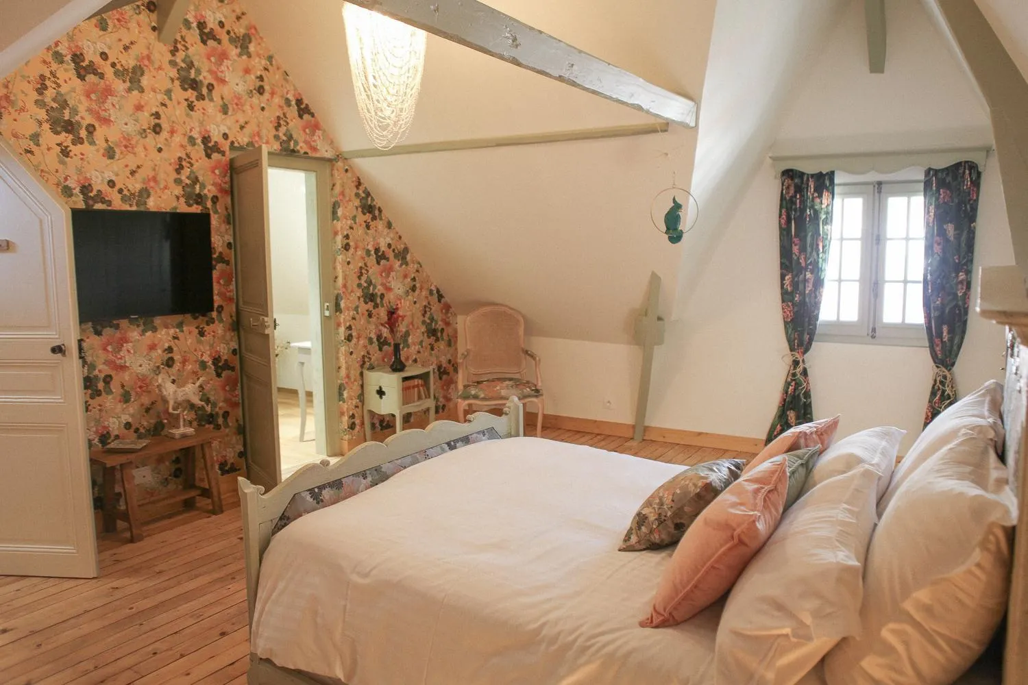 Bed in Le manoir des chevaux dorés