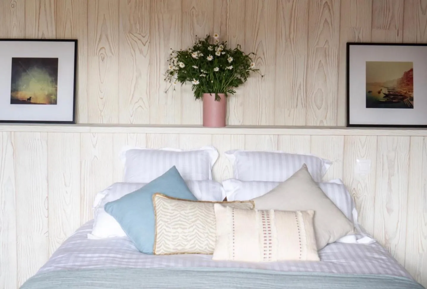 Bed in Le manoir des chevaux dorés