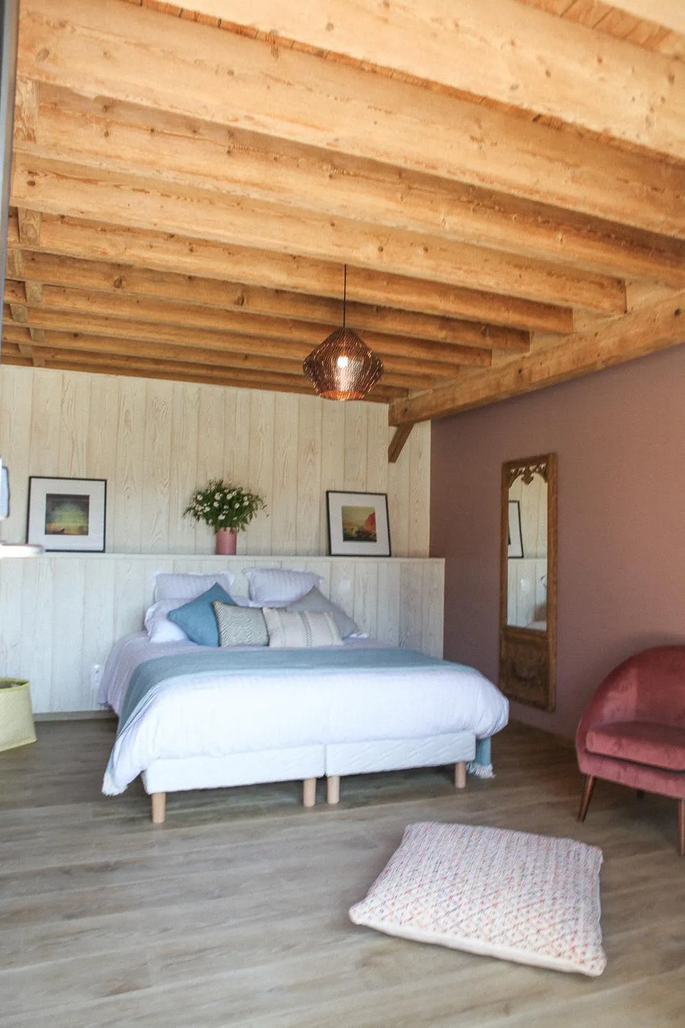 Bed in Le manoir des chevaux dorés