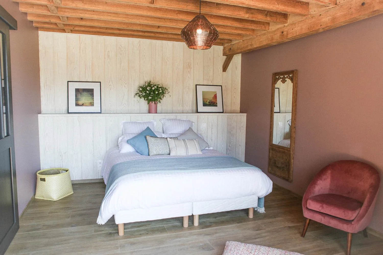 Bed in Le manoir des chevaux dorés