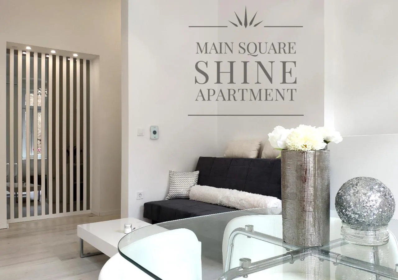 Luxurios and historic apartment "Shine" - right on the Main Square