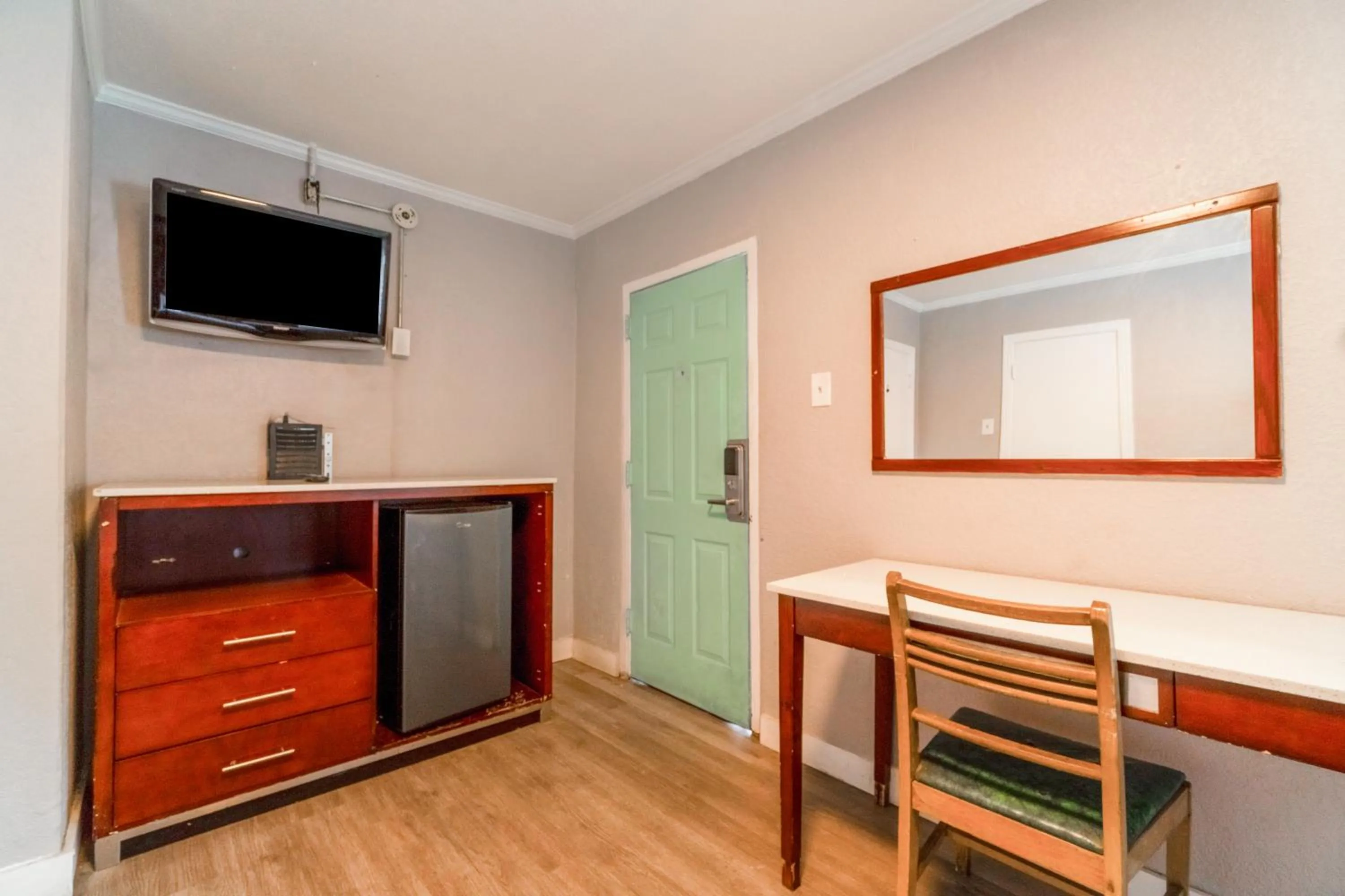 Bedroom in Alamo Oasis Inn and Suites By OYO San Antonio