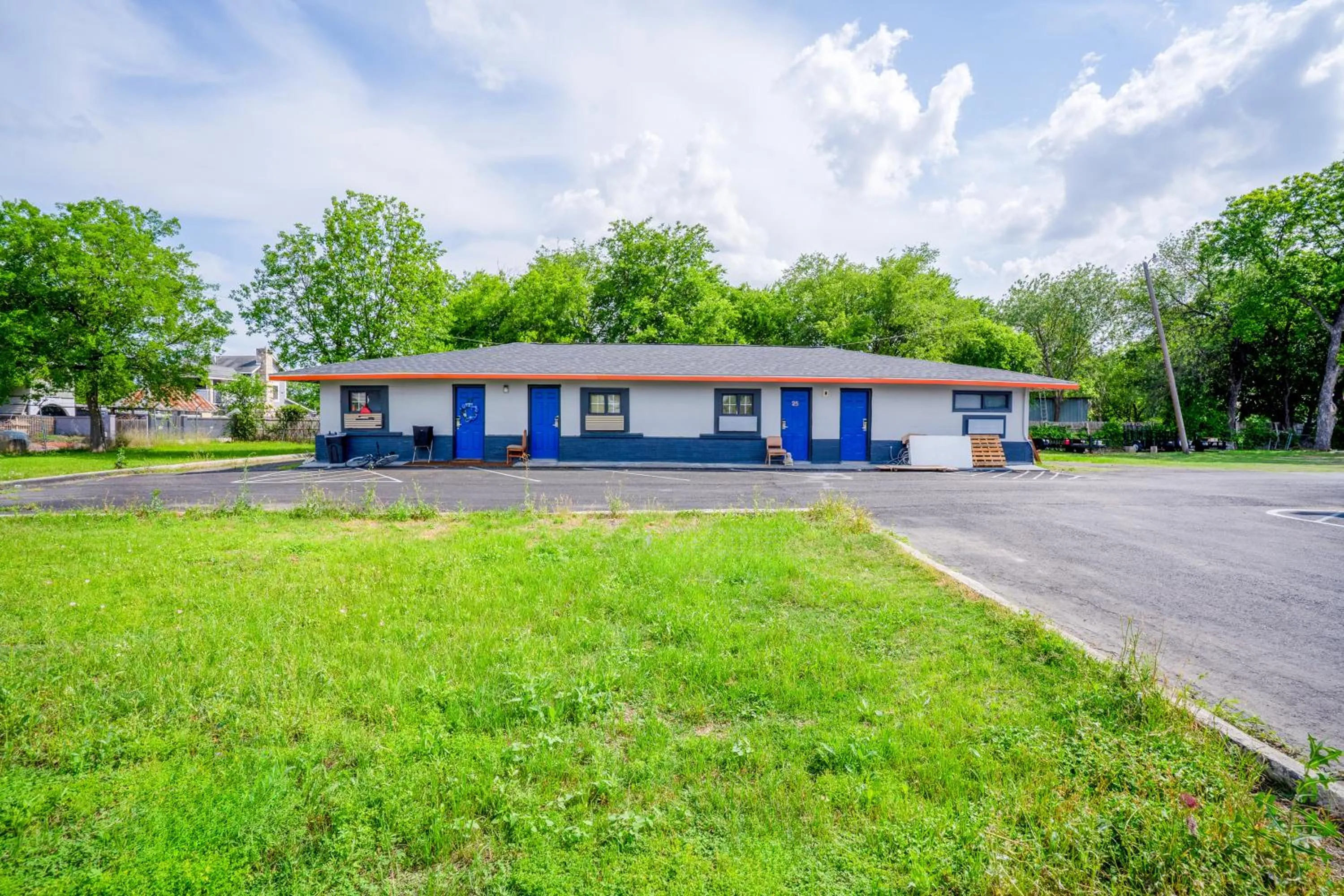 Property building in Alamo Oasis Inn and Suites By OYO San Antonio