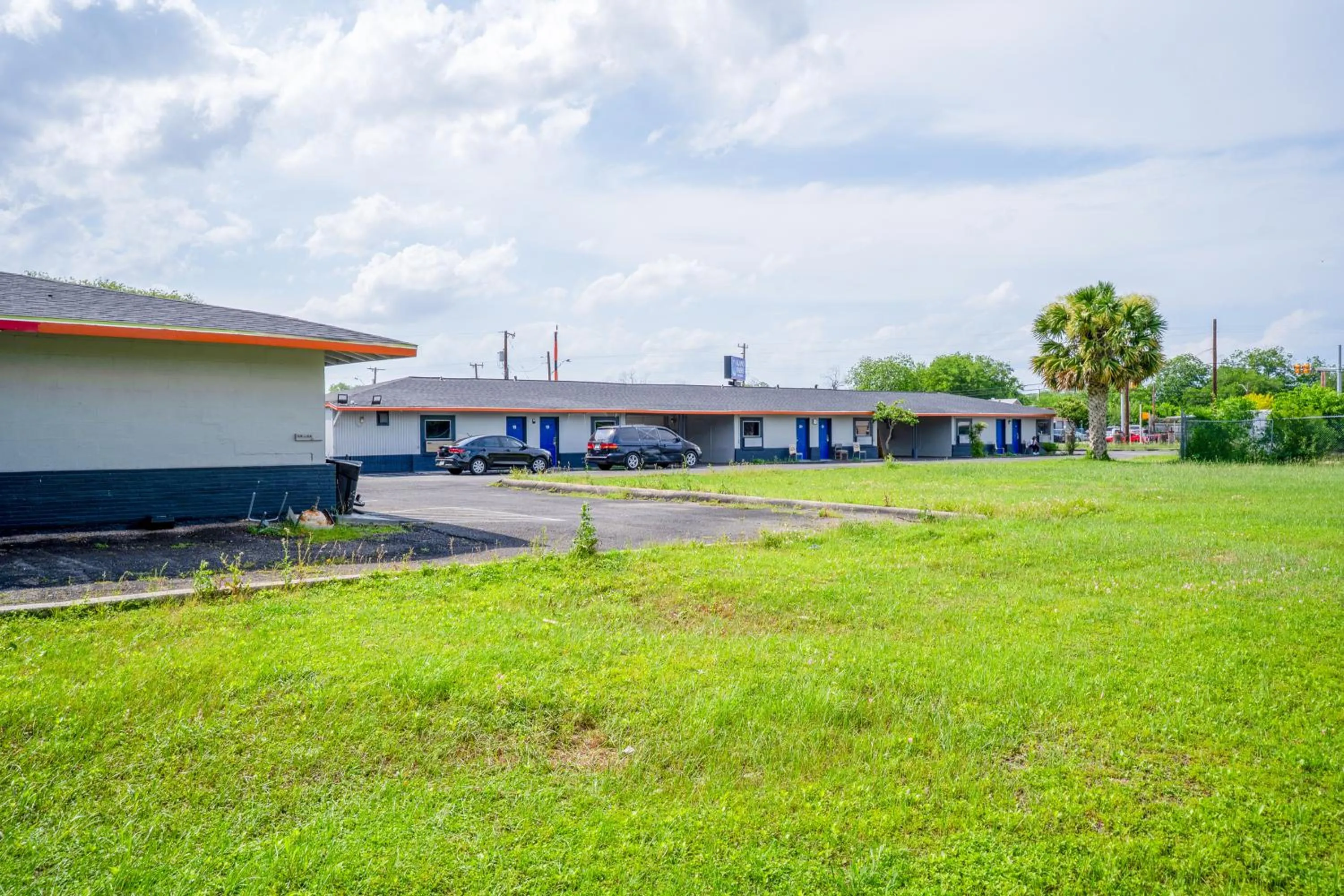 Garden in Alamo Oasis Inn and Suites By OYO San Antonio