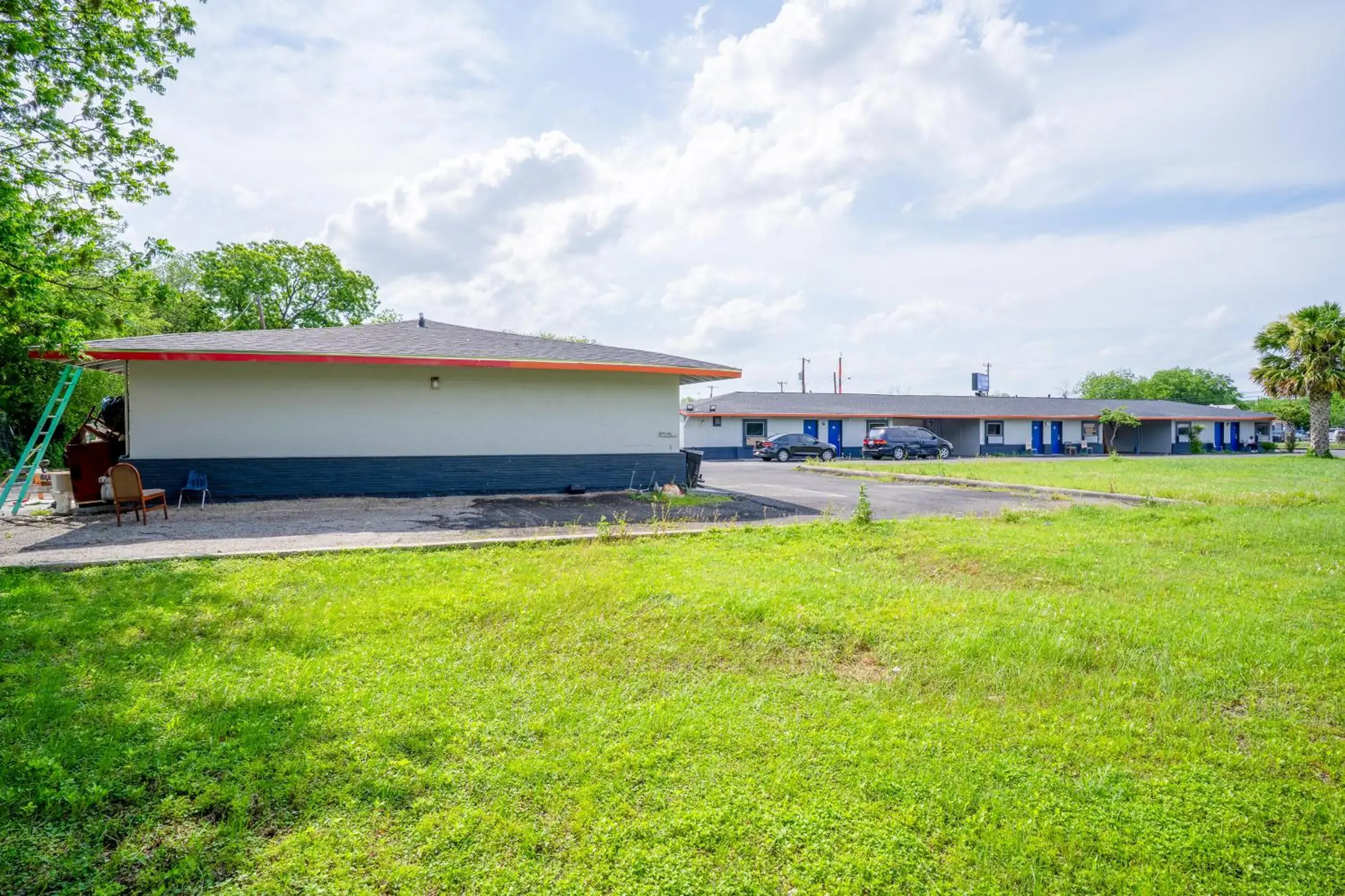 Garden in Alamo Oasis Inn and Suites By OYO San Antonio Garden in Alamo Oasis Inn and Suites By OYO San Antonio