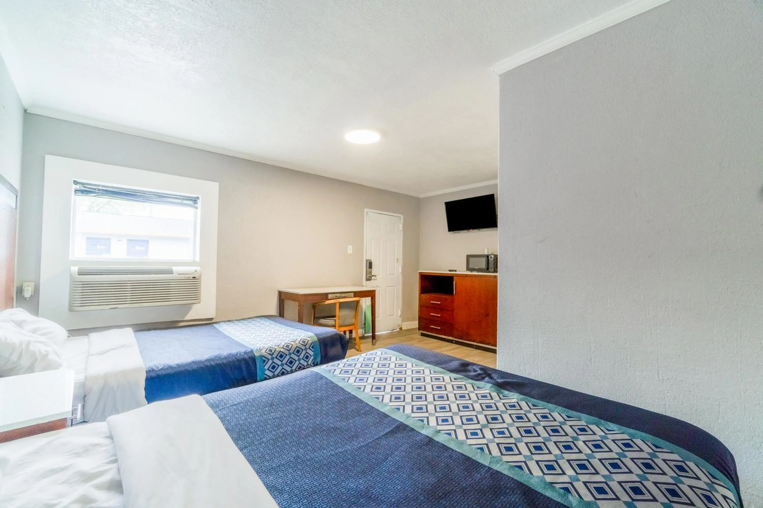 Bedroom, Bed in Alamo Oasis Inn and Suites By OYO San Antonio