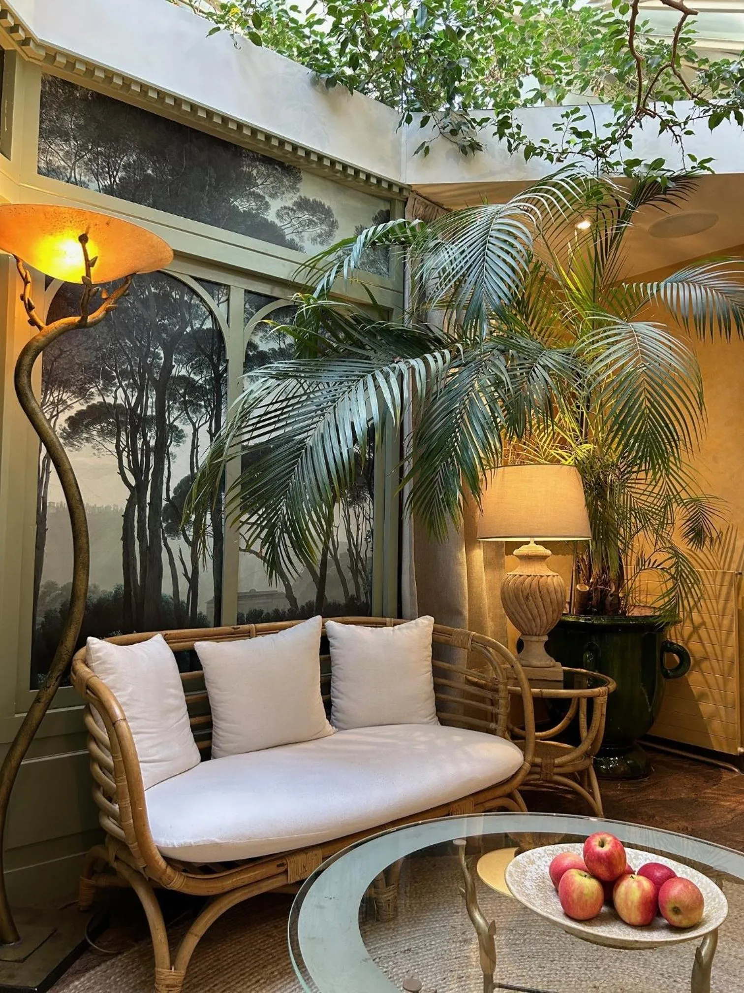 Seating area in Neuilly Park Hotel