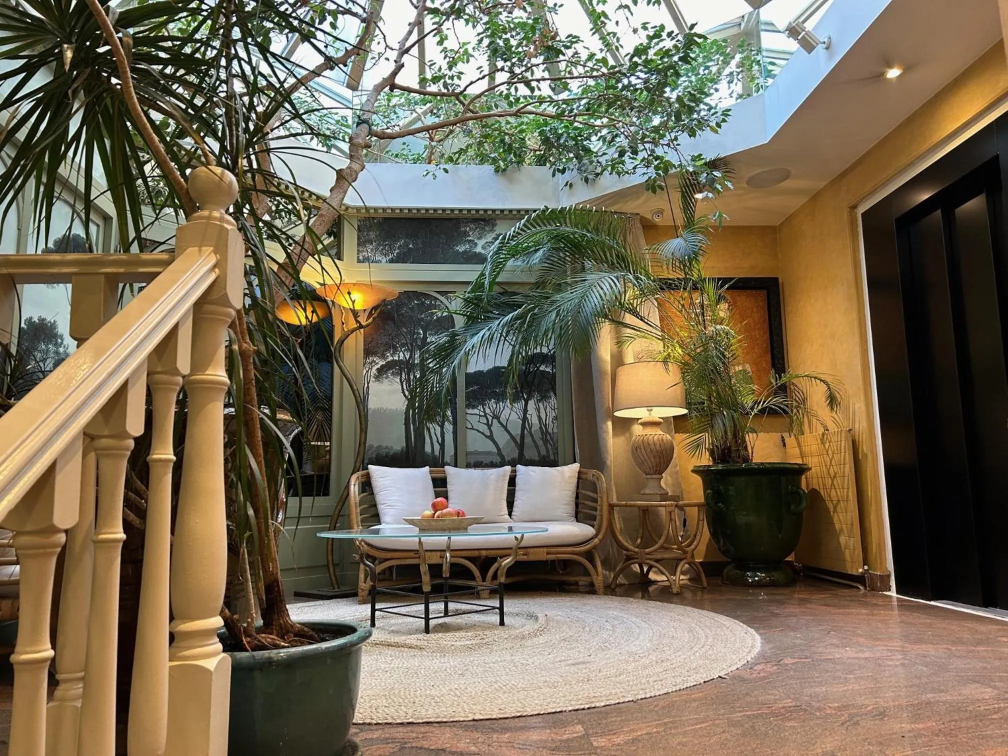 Seating area in Neuilly Park Hotel