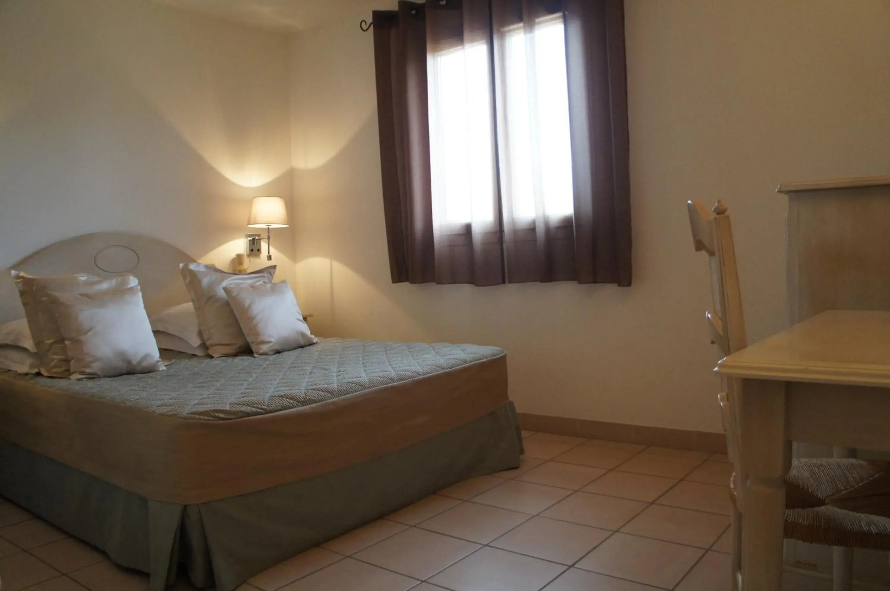 Bed in Hotel Terriciaë aux portes de Maussane les Alpilles Bed in Hotel Terriciaë aux portes de Maussane les Alpilles