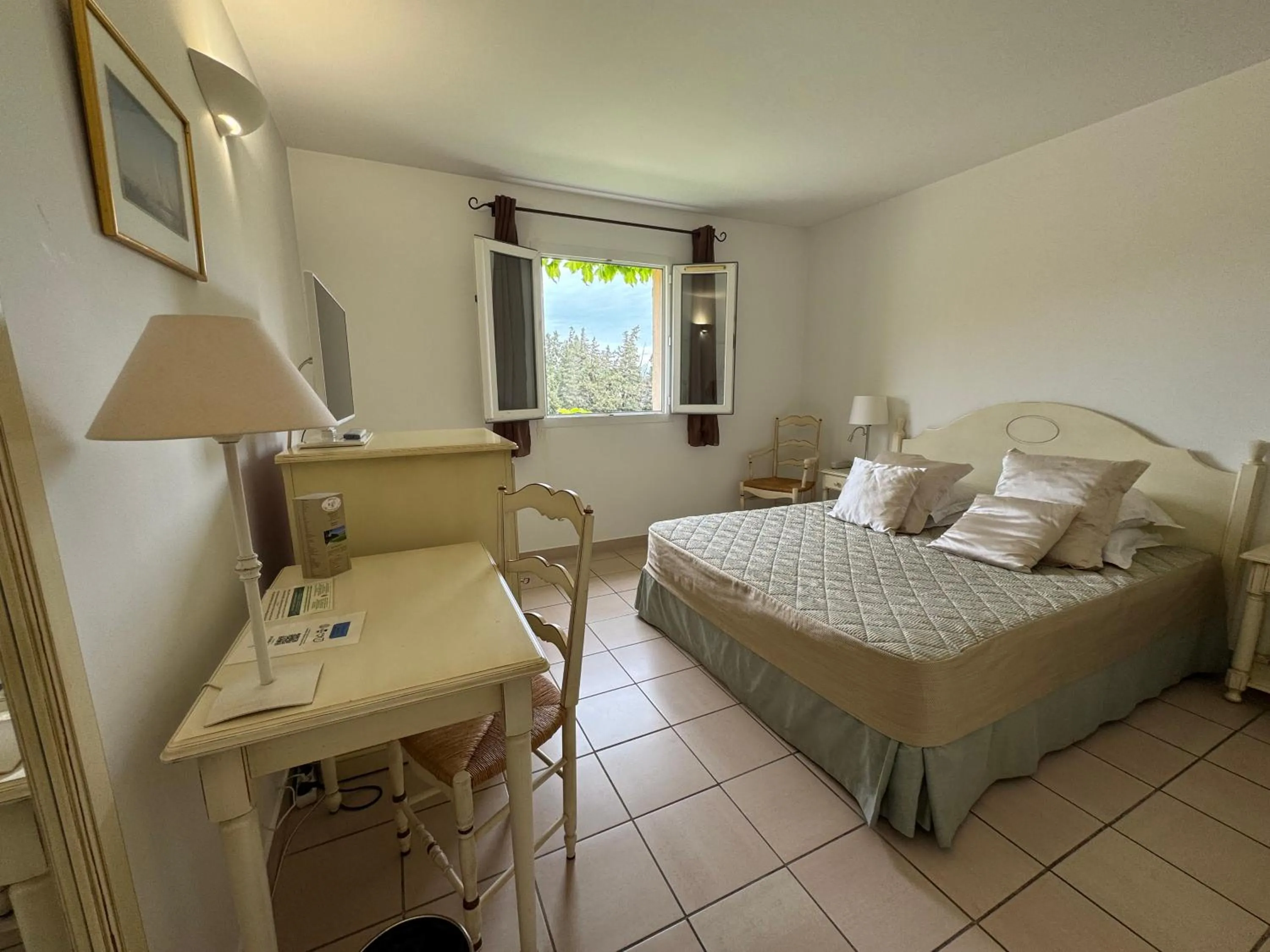 Bed in Hotel Terriciaë aux portes de Maussane les Alpilles