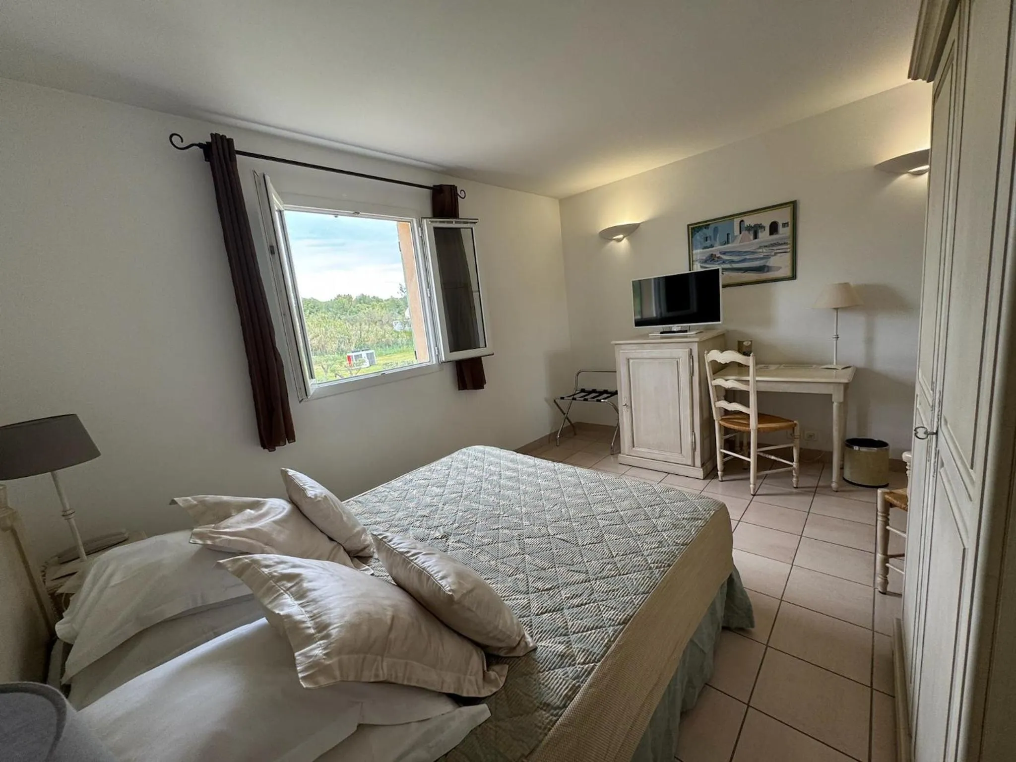 Bed in Hotel Terriciaë aux portes de Maussane les Alpilles