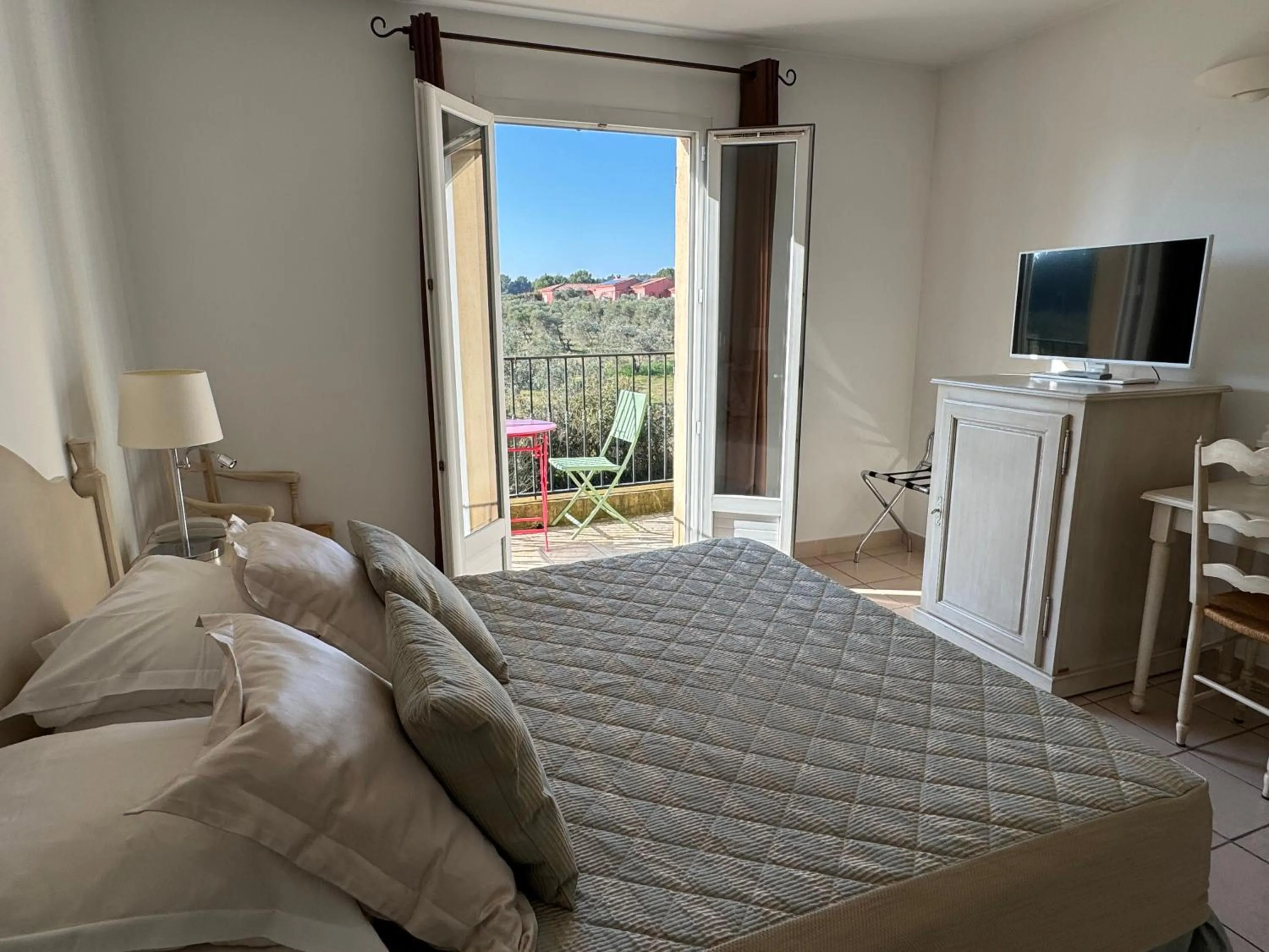 Bed in Hotel Terriciaë aux portes de Maussane les Alpilles