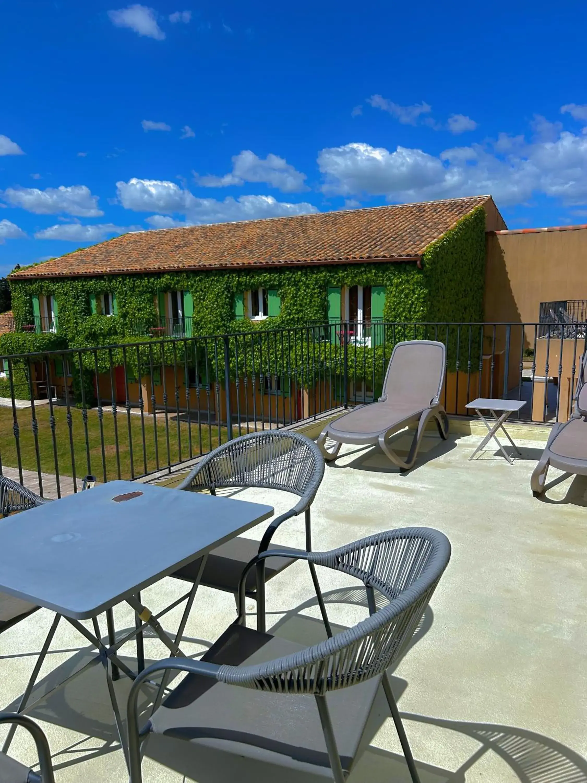 Deluxe Room (2 Adults + 1 Child) in Hotel Terriciaë Maussane Deluxe Room (2 Adults + 1 Child) in Hotel Terriciaë Maussane