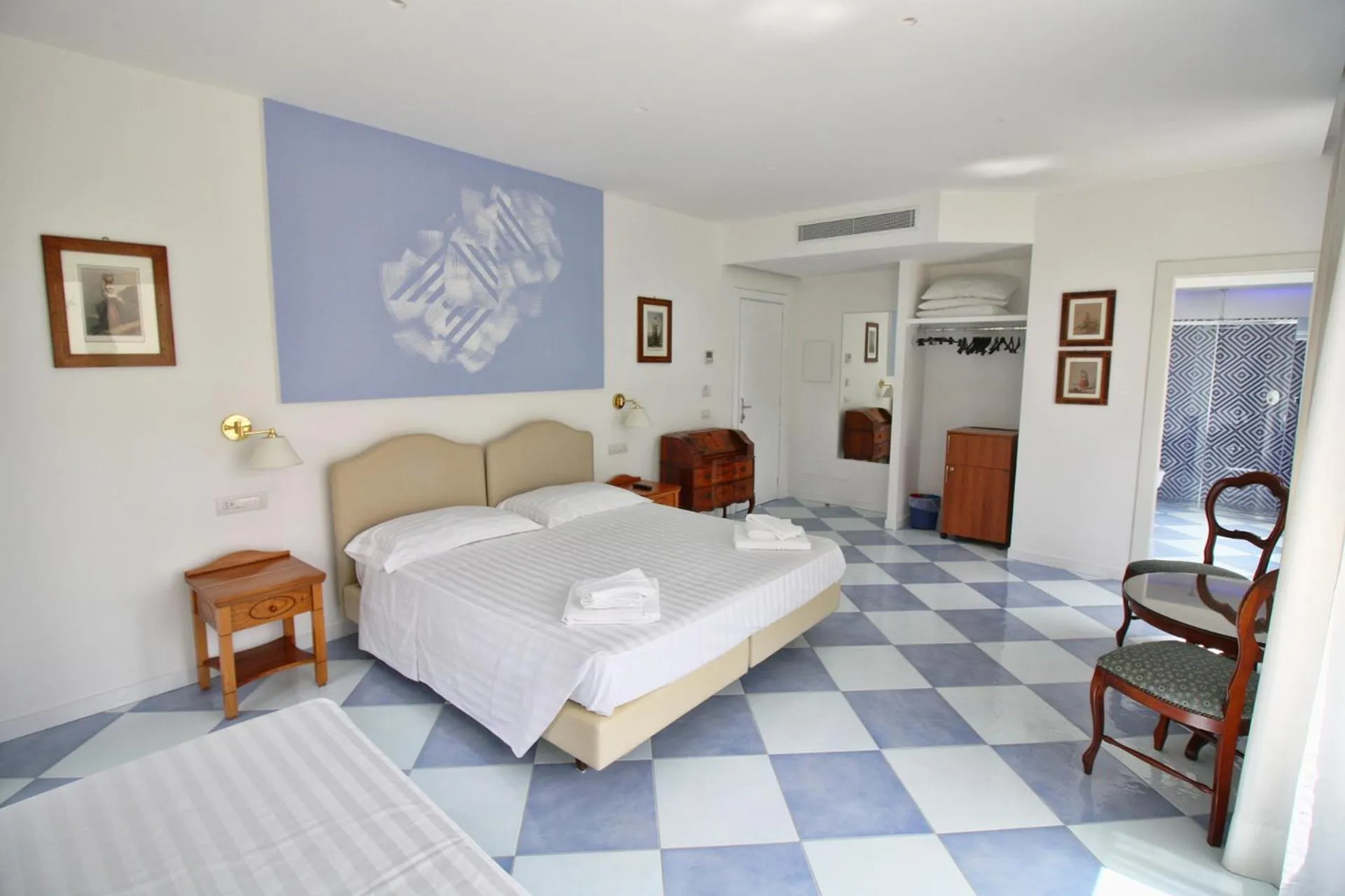 Large Double or Twin Room in Maison Tonina Sorrento Coast