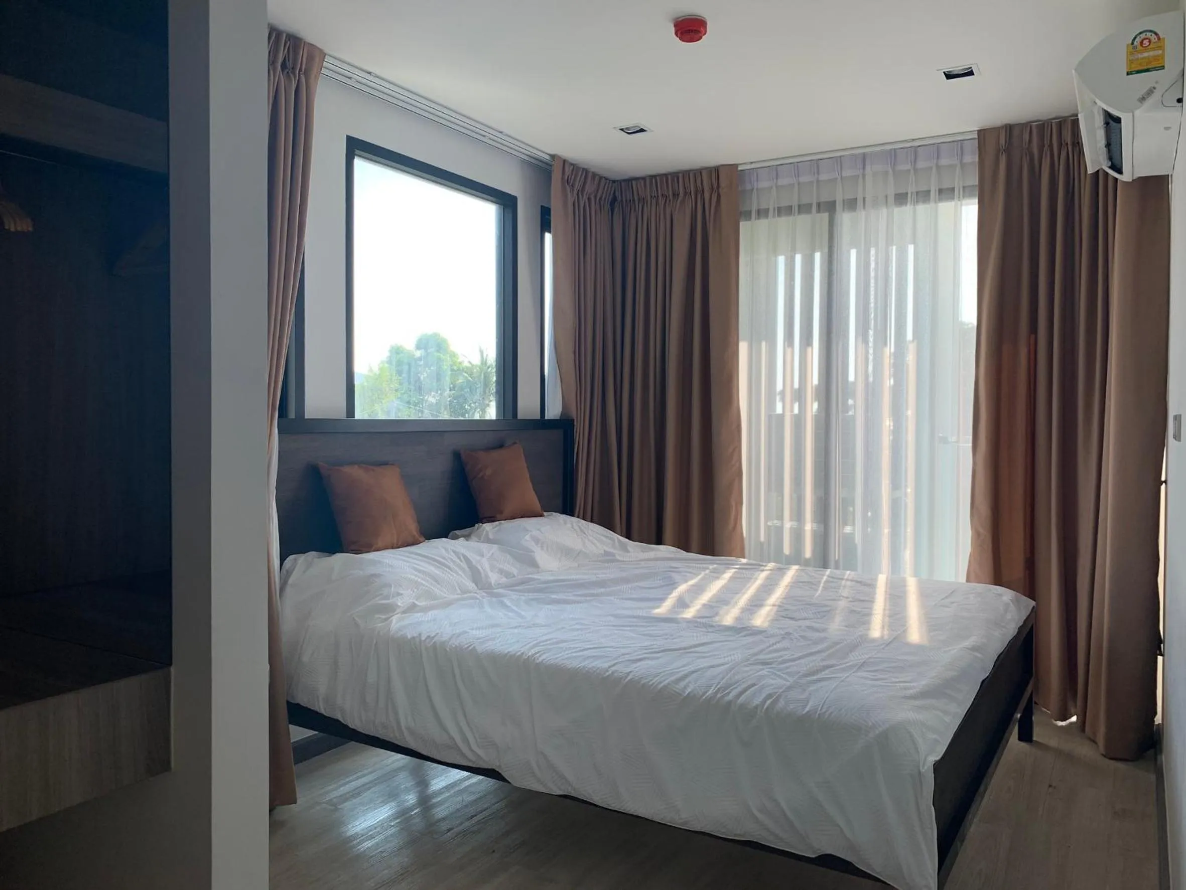 Bed in De Amber Pattaya by ME