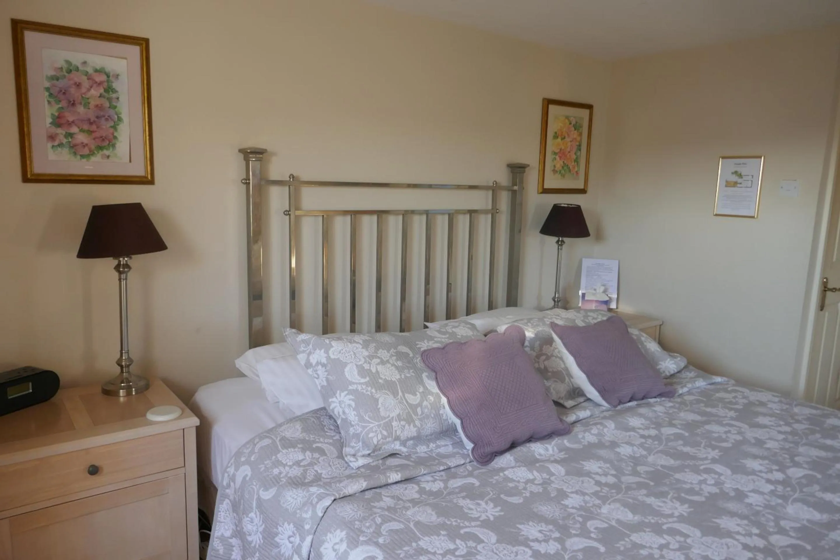 Bedroom, Bed in Kerrington House